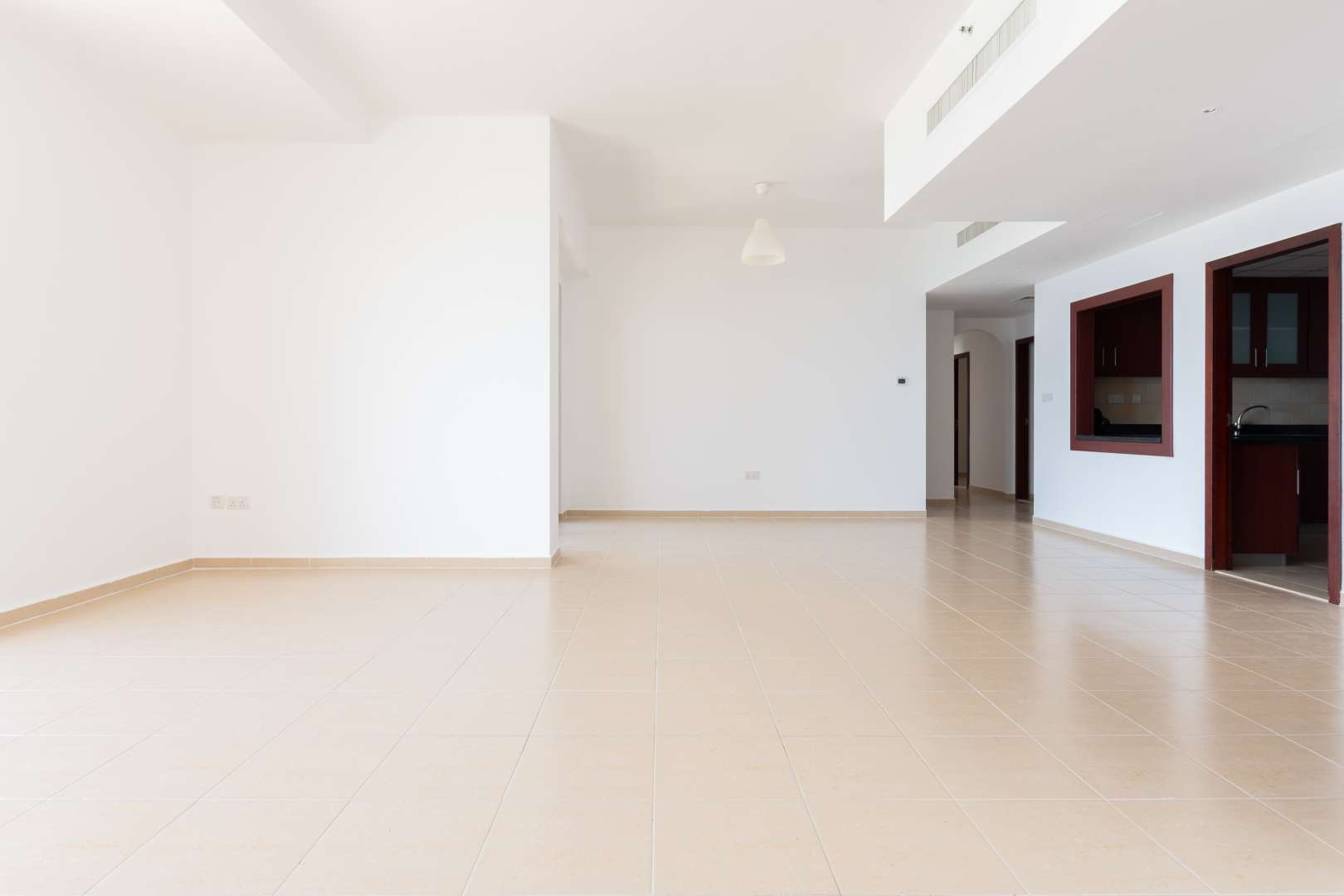 Rimal 5 apartment view of Jumeirah Beach Residence and sea, featuring iconic Ferris wheel
