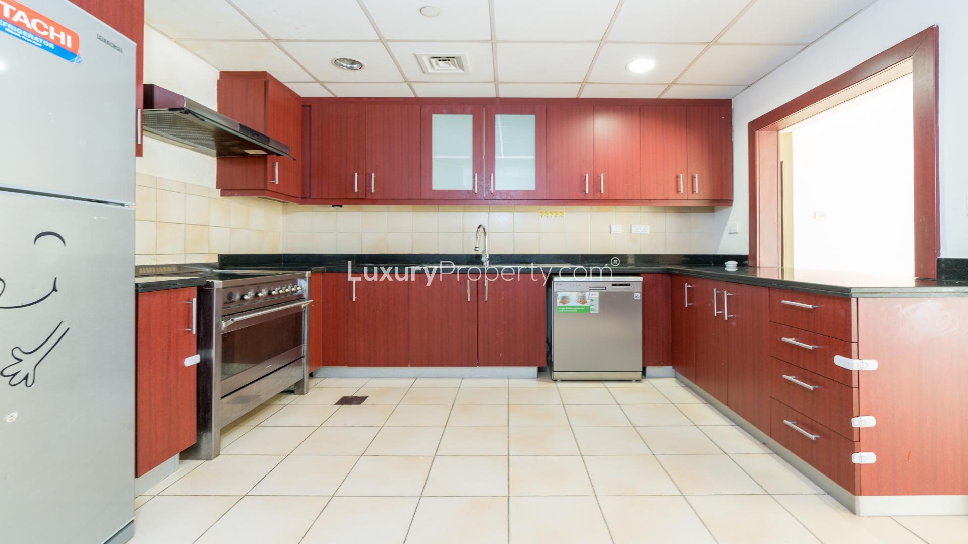 Vacant spacious living area in Jumeirah Beach Residence apartment for rent, Rimal community