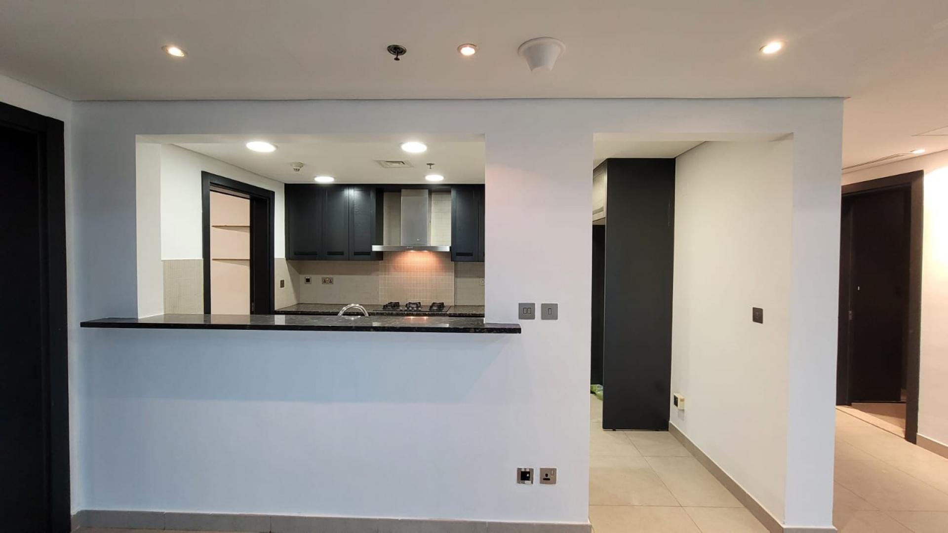 Luxurious living room in 3-bed duplex apartment, Jumeirah Heights, Cluster E, for rent