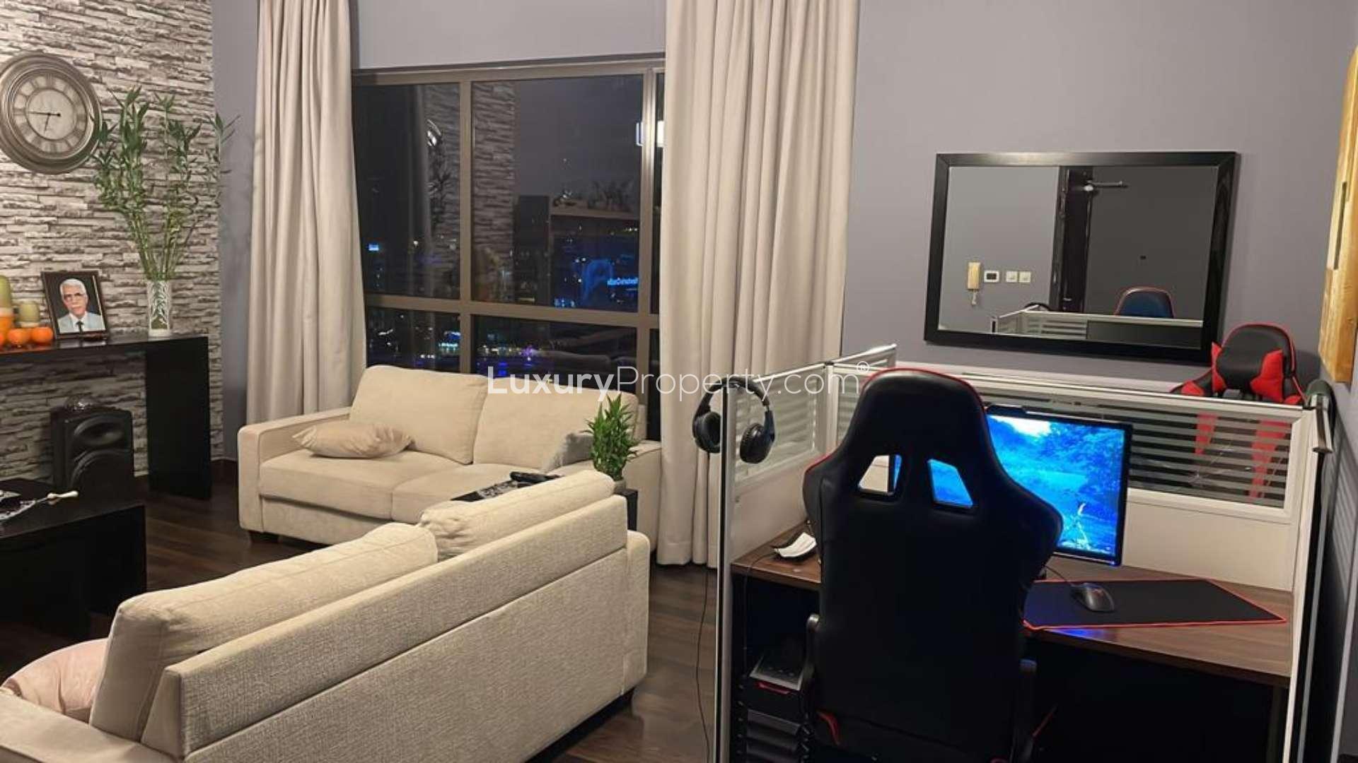 Aerial view of Marina Boulevard waterfront apartments and yachts in Jumeirah Beach Residence