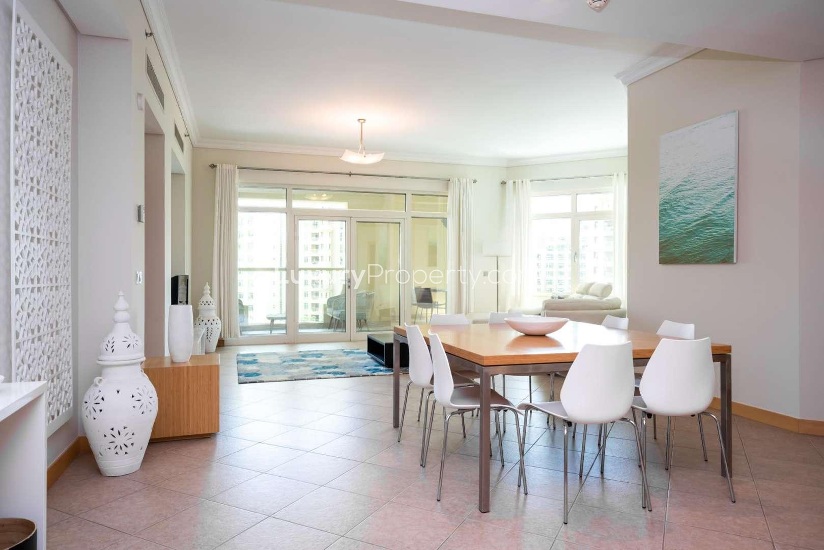 Furnished Shoreline penthouse apartment dining area, Palm Jumeirah, 3-bedroom, 4-bathroom rental