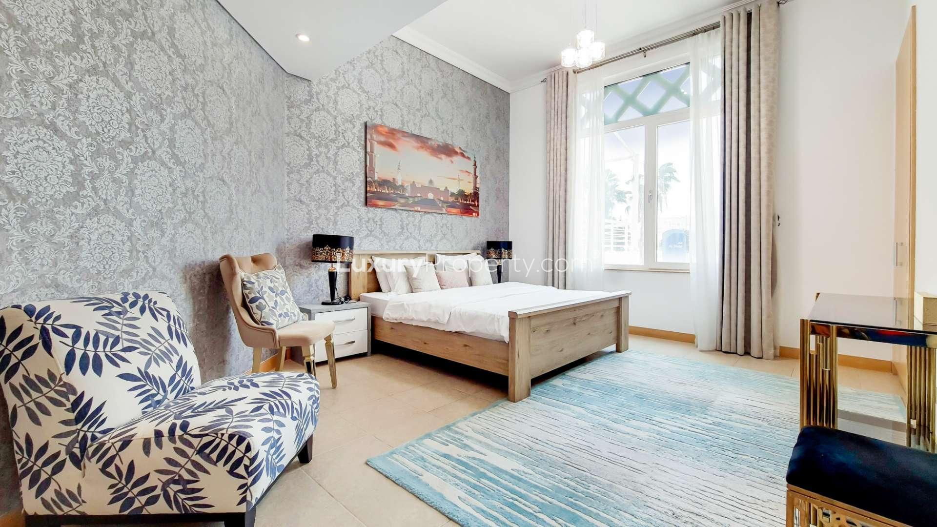 Modern kitchen in fully furnished 3-bedroom apartment, Shoreline, Palm Jumeirah for rent