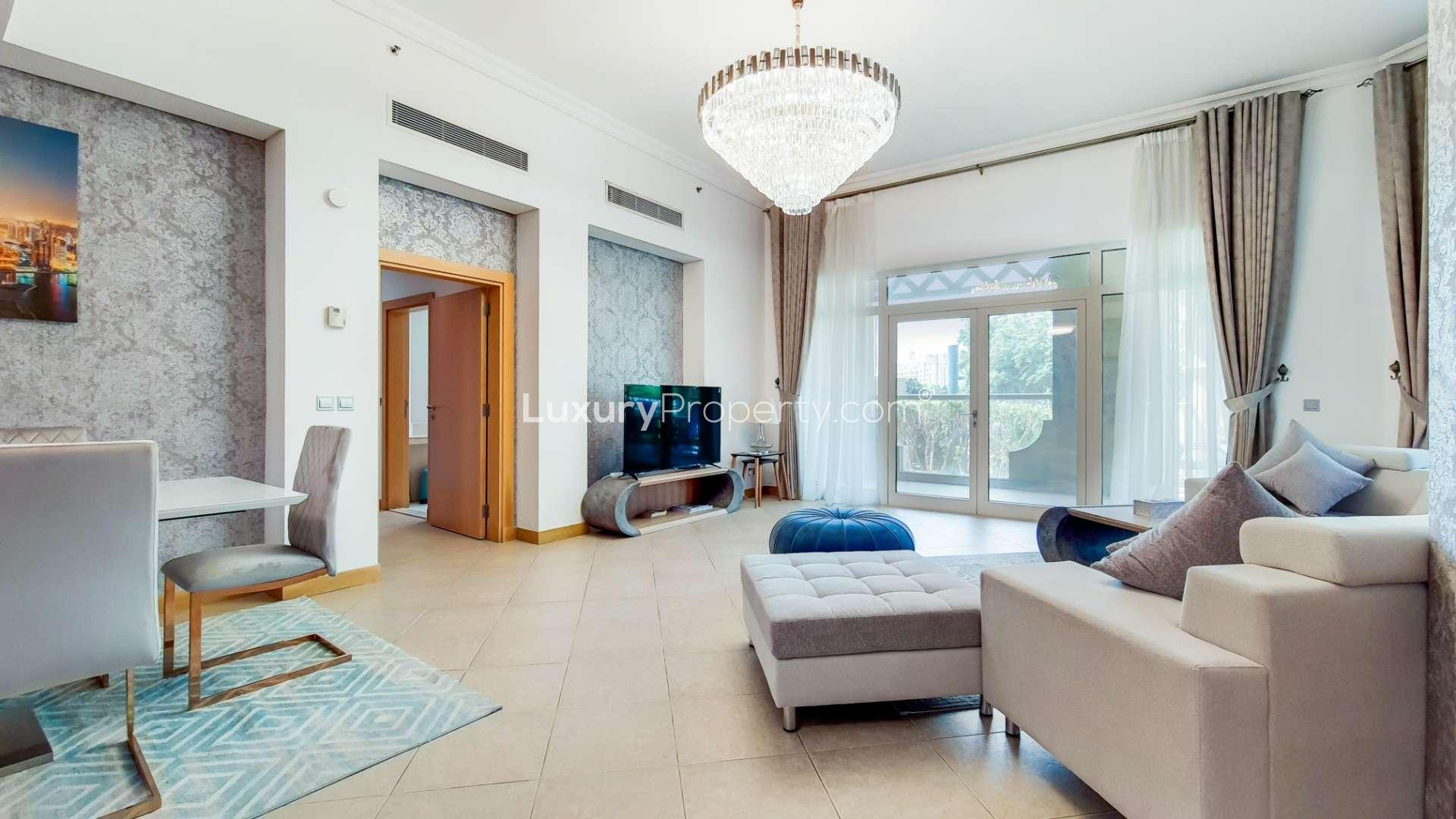 Luxurious living room in fully furnished 3-bedroom apartment, Shoreline, Palm Jumeirah for rent