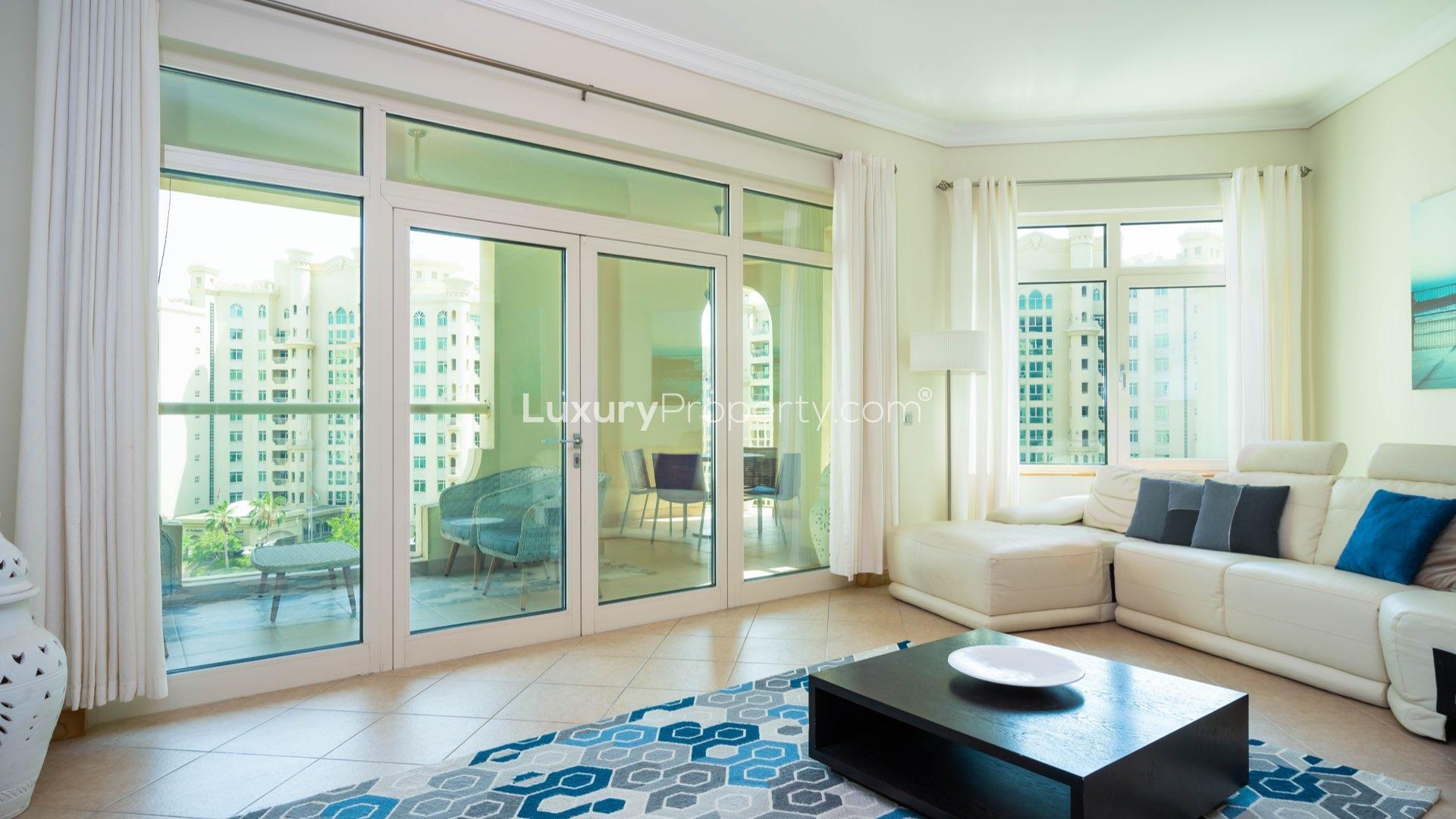 Furnished living room in three-bed apartment, Shoreline Apartments, Palm Jumeirah, for rent