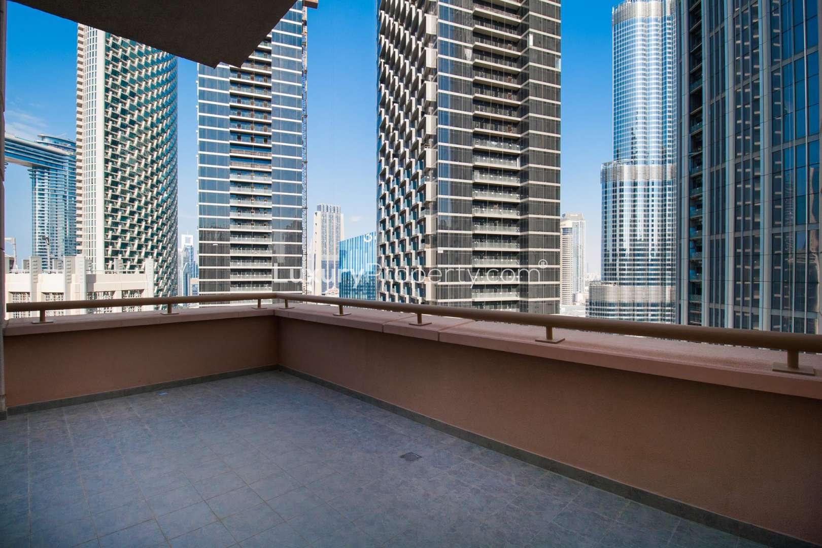 Aerial view of Downtown Dubai skyline near Standpoint Tower apartment for rent