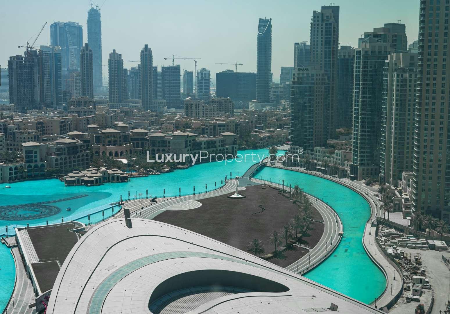 Aerial view of Standpoint Tower pool area, Downtown Dubai apartment complex, lush greenery surrounds
