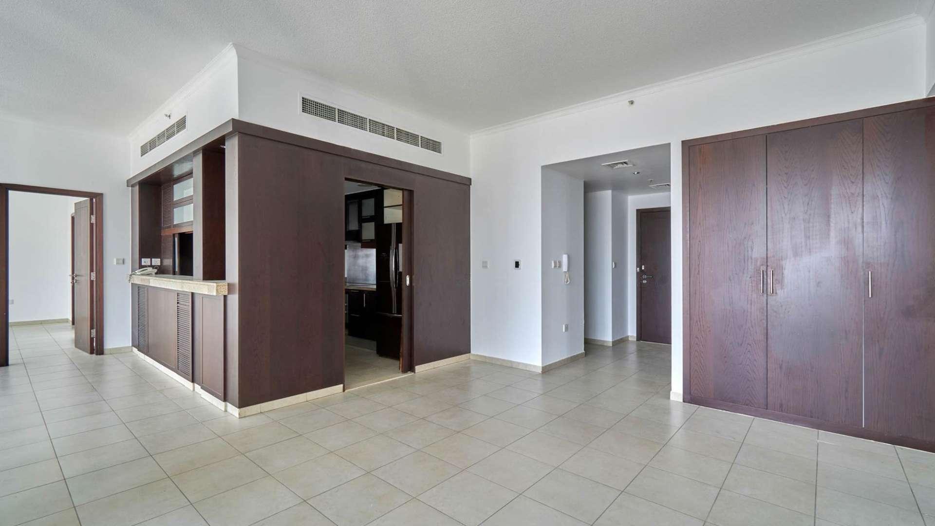 Bright 3-bedroom apartment with Burj Khalifa and fountain view in Downtown Dubai