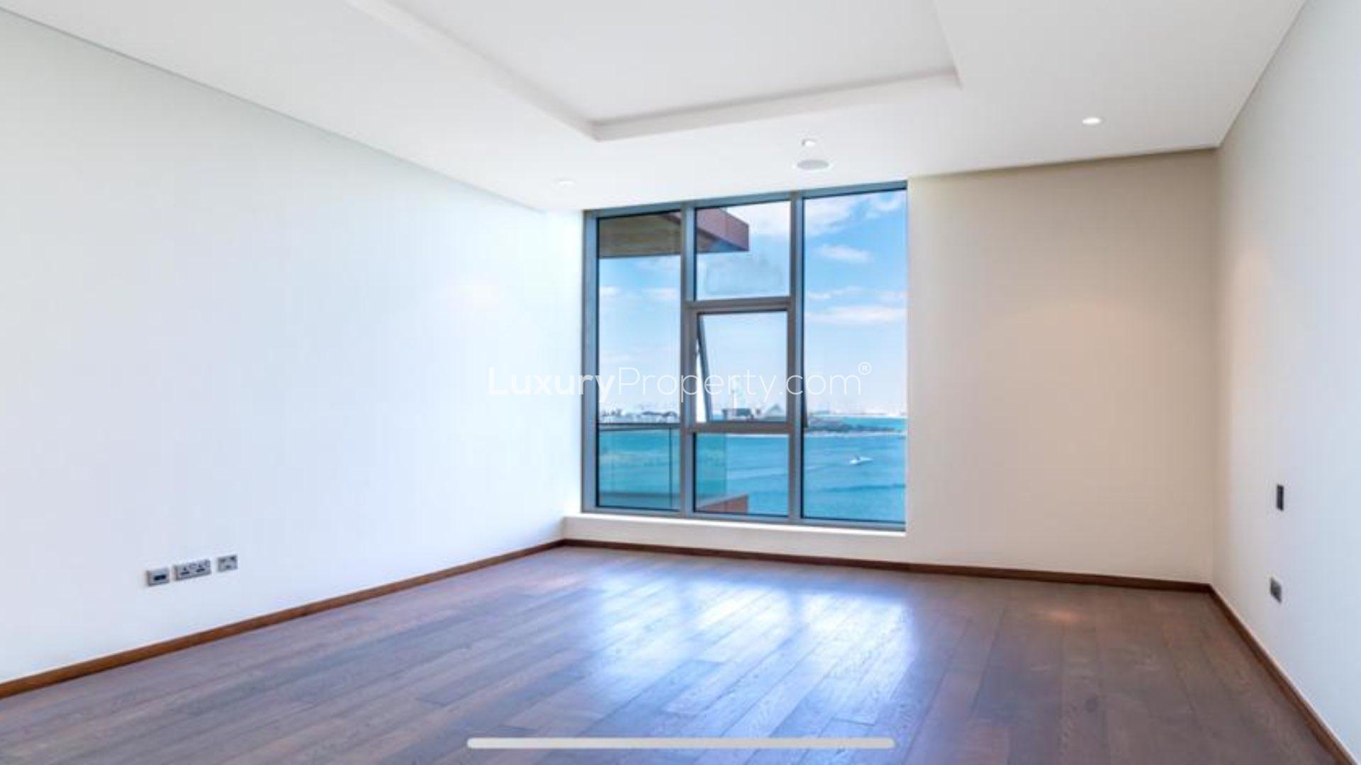 Bright living room with ocean view in Tiara Residence, Palm Jumeirah apartment for rent