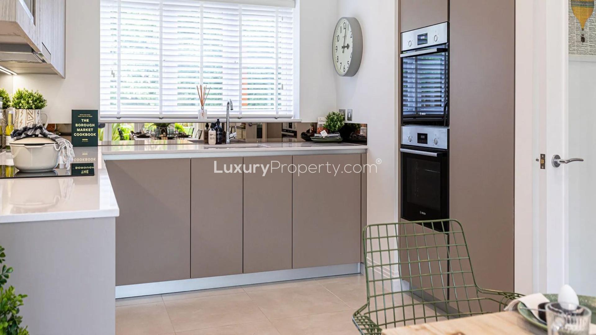 Three-bedroom apartment exterior in Deangarden Reach, High Wycombe, Abbey Barn Park community