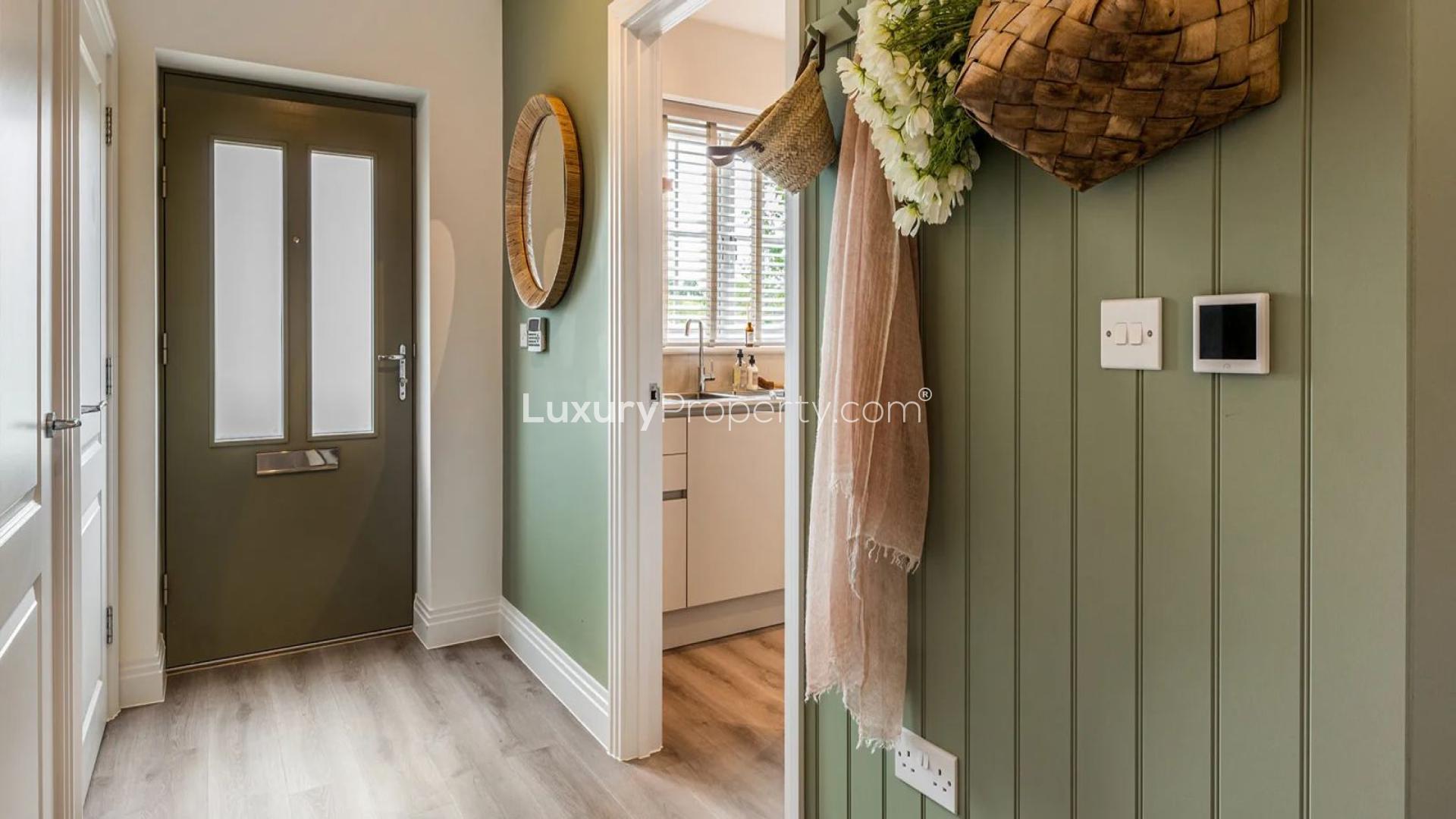 Beautiful landscaped garden at Winterbrook Meadows apartment, London, for sale