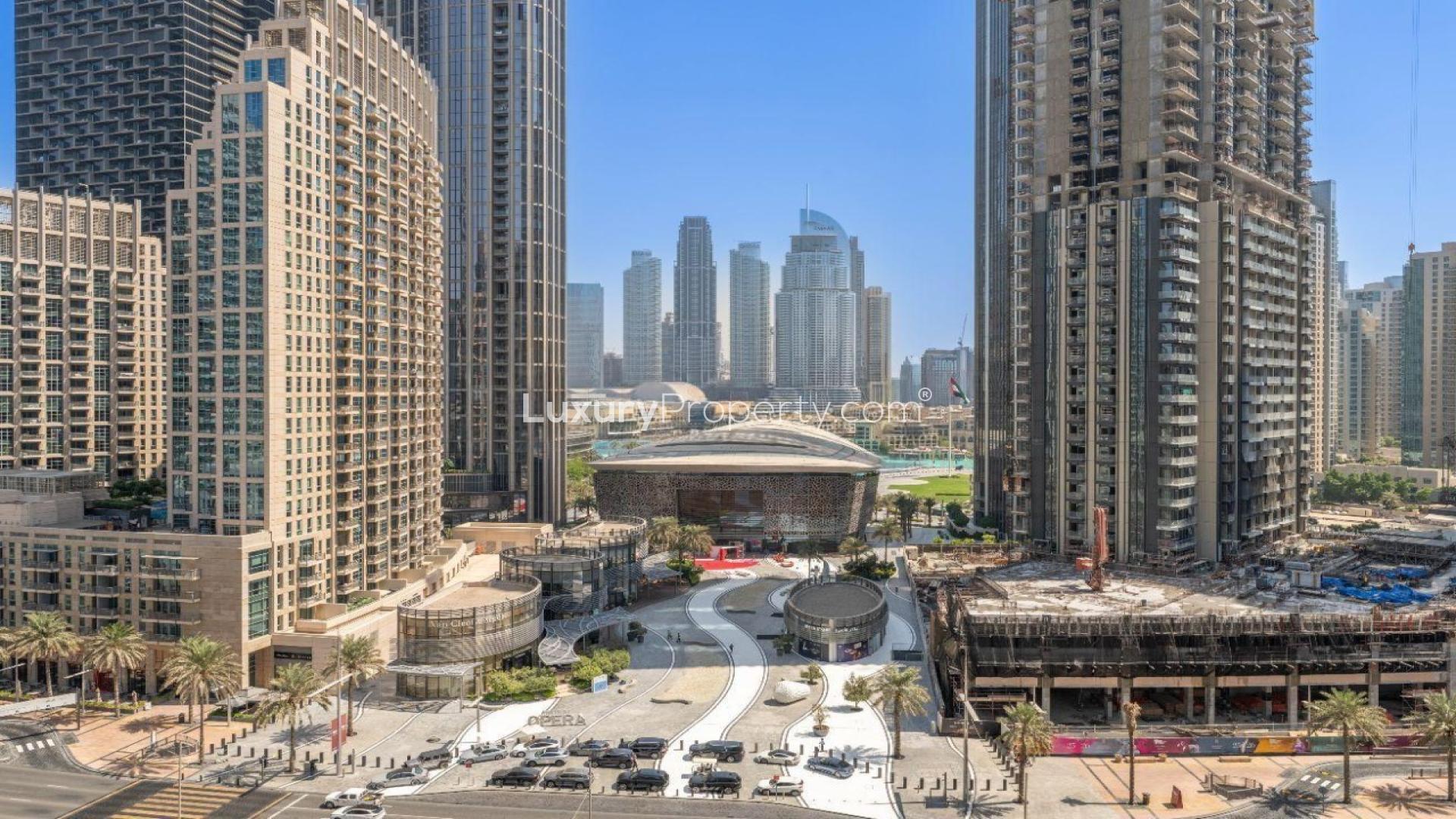 Modern living area in Forte apartment, Downtown, featuring open-plan kitchen and dining space