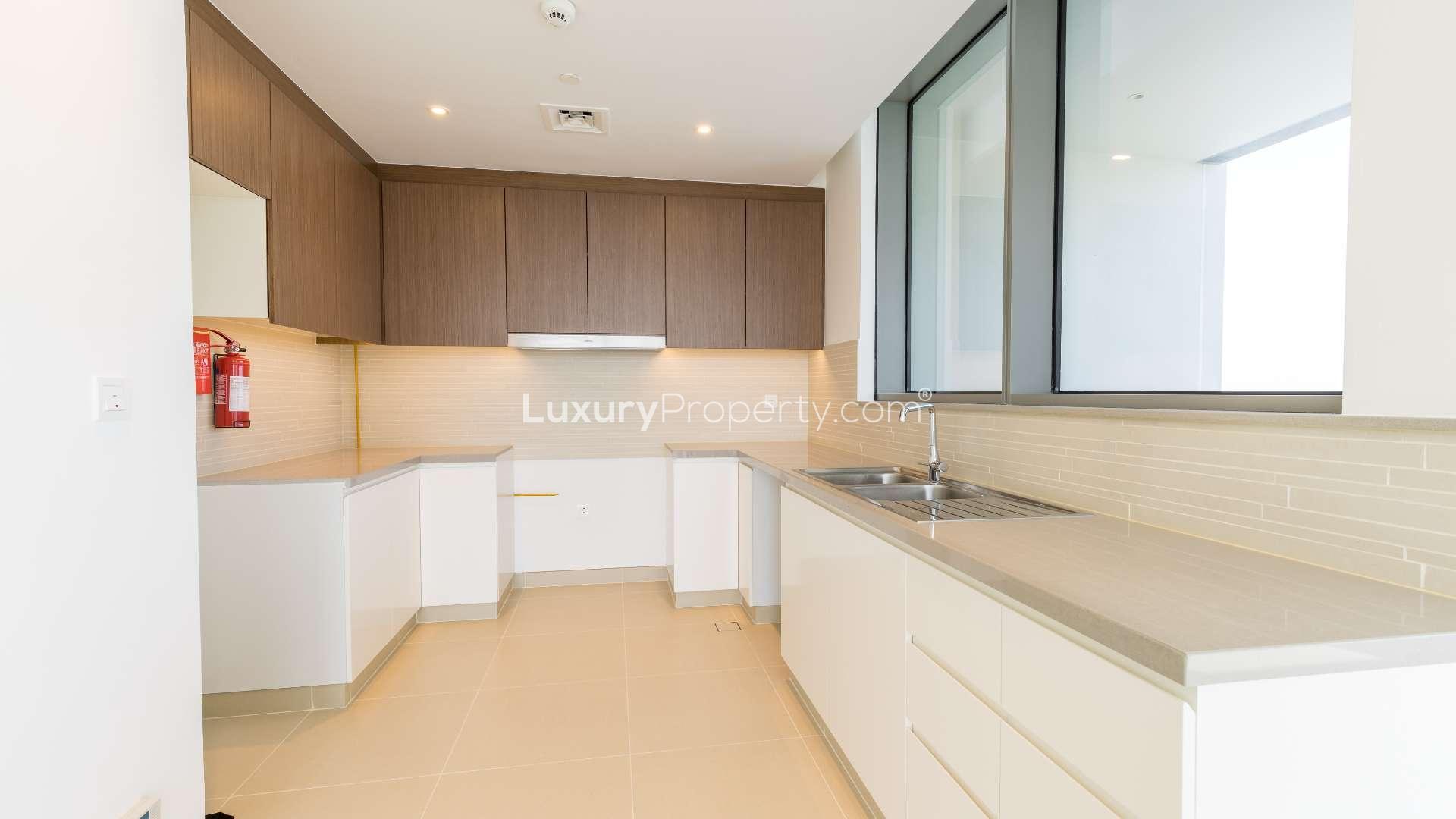 Spacious Dubai Marina apartment with large windows and stunning waterfront view for rent