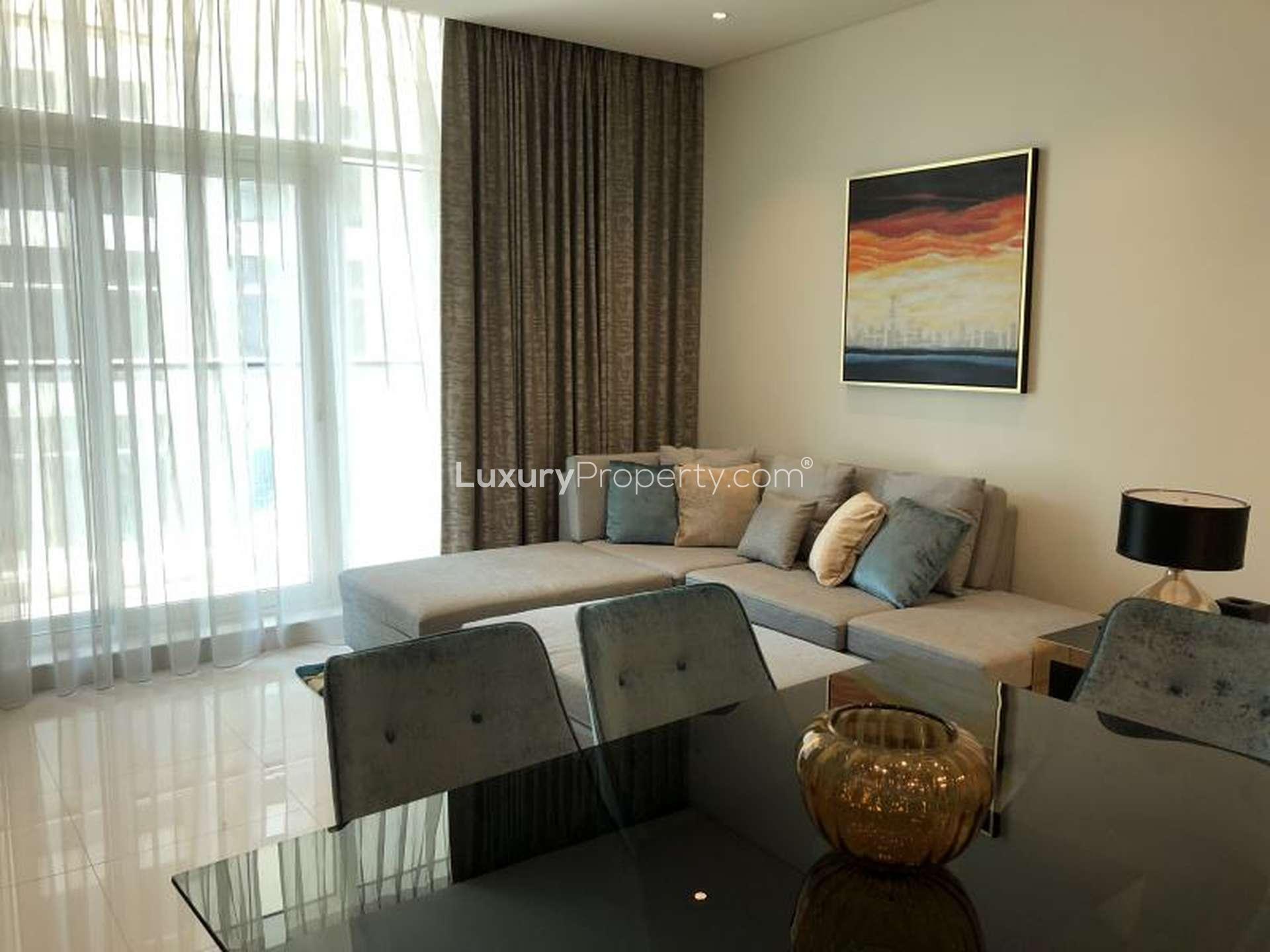 Modern kitchen in spacious three-bedroom apartment for sale in Business Bay, overlooking canal