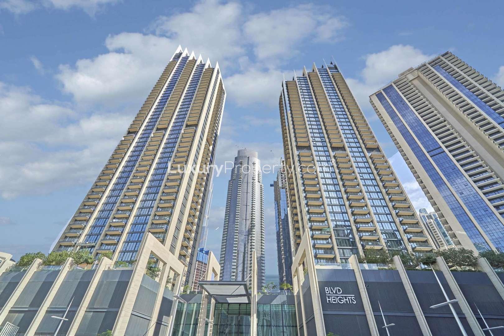 Spacious living room in 3-bedroom apartment, BLVD Heights, Downtown Dubai, for sale