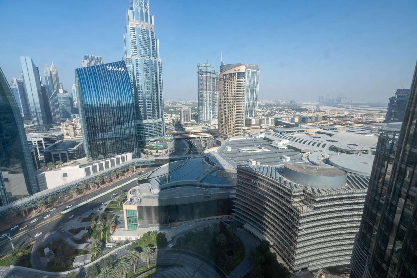 Spacious Downtown Dubai apartment with floor-to-ceiling windows and sea view, Burj Khalifa Area