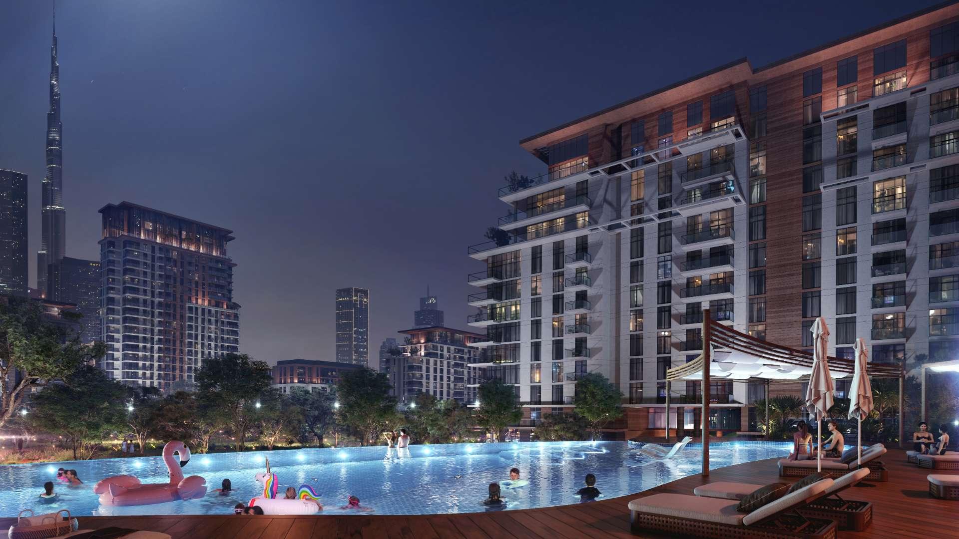 Luxurious apartment with pool view at night in Central Park, City Walk