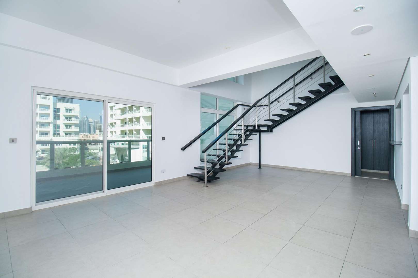 Exterior view of Jumeirah Heights apartment for rent, Cluster D, modern architecture