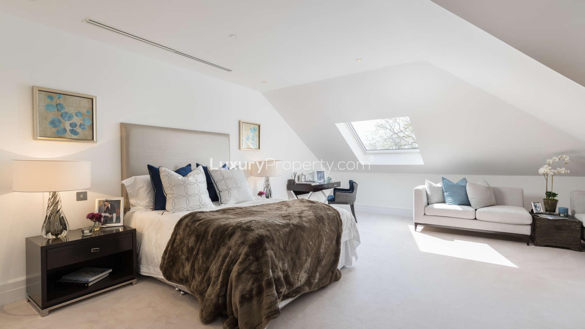 Modern kitchen in three-bedroom duplex at Dukes Gardens, Wimbledon Hill Park, London