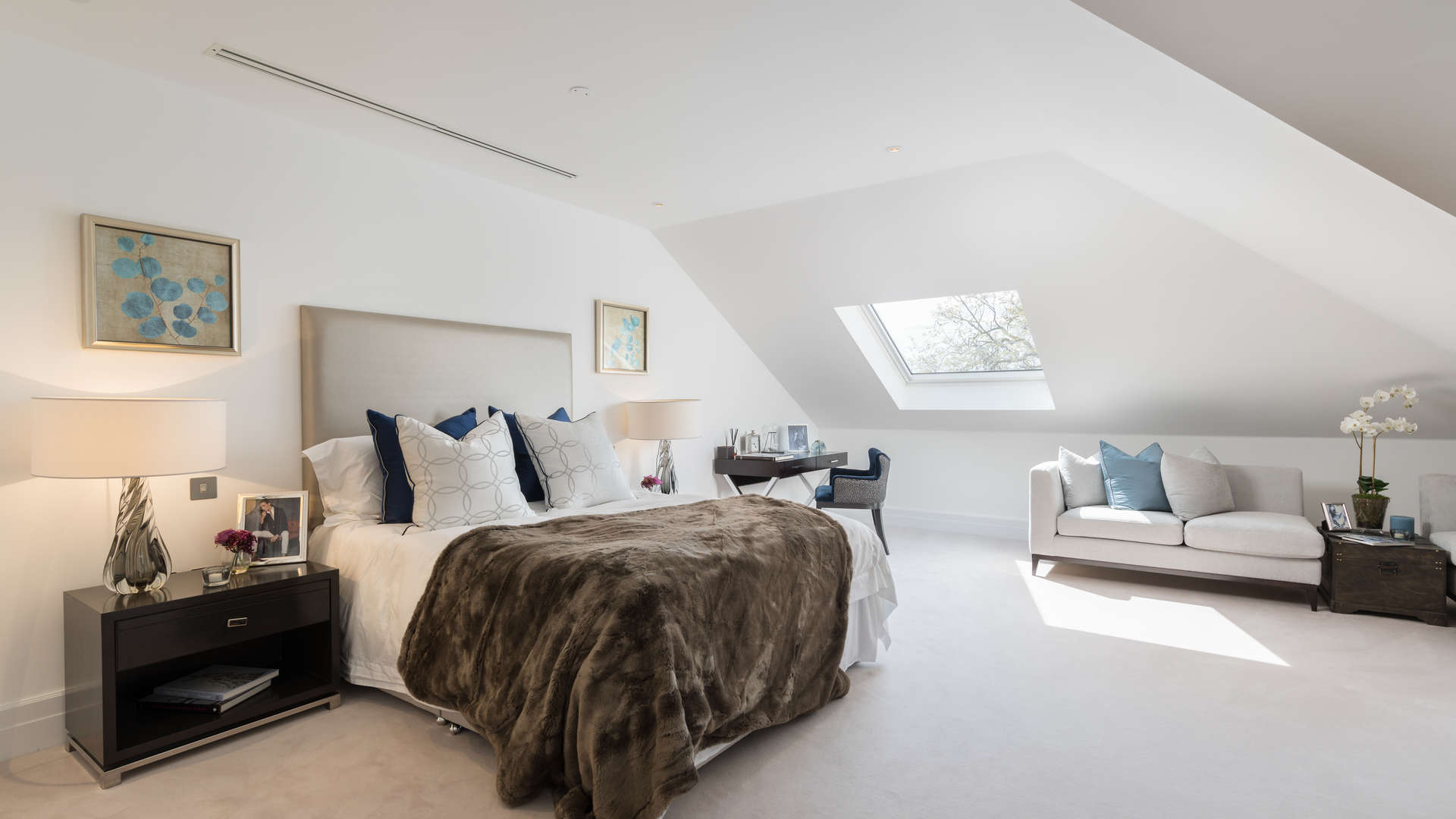 Modern kitchen in three-bedroom duplex at Dukes Gardens, Wimbledon Hill Park, London