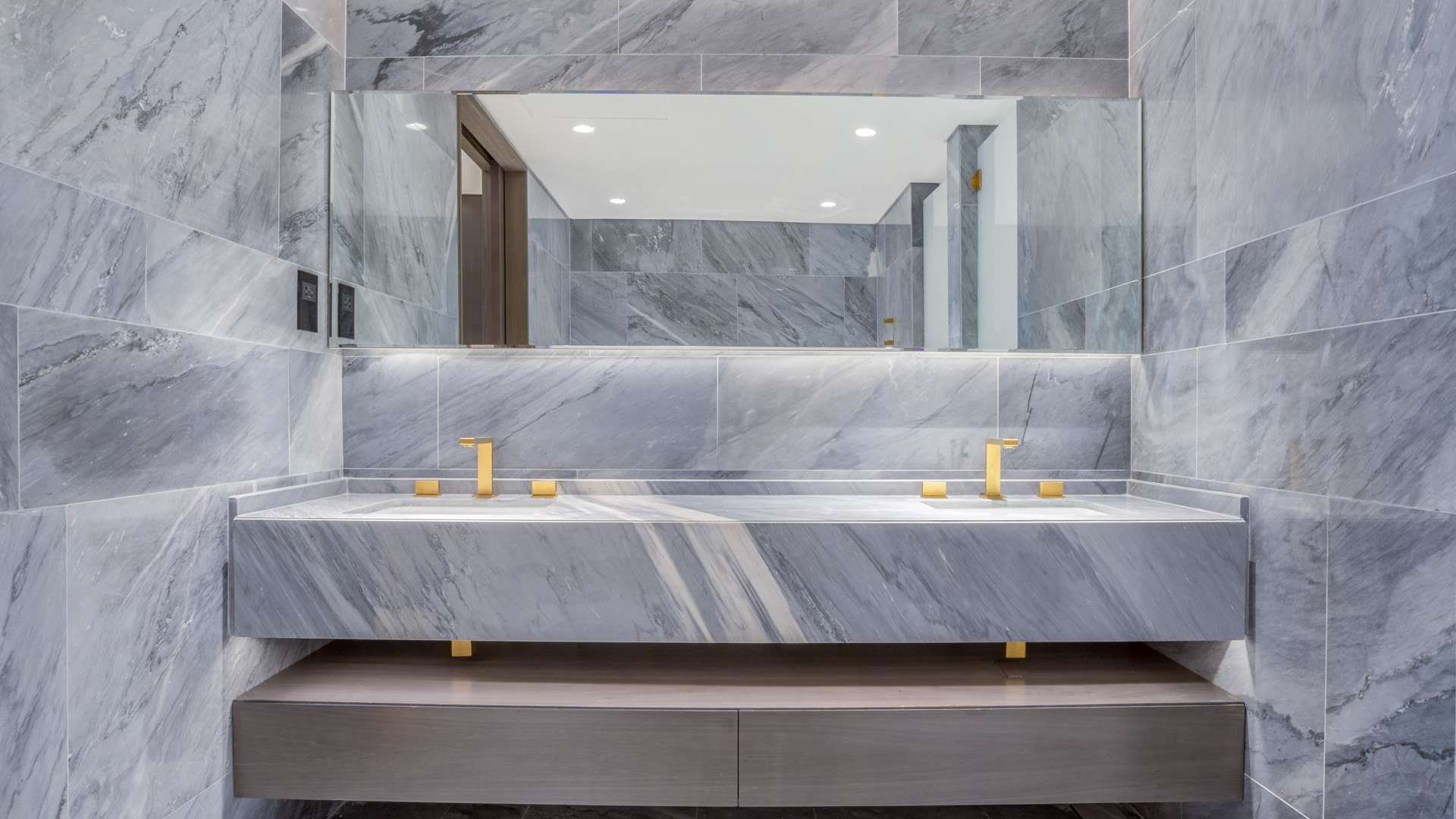 Hallway view in 3-bedroom apartment at FIVE Palm Jumeirah, Dubai