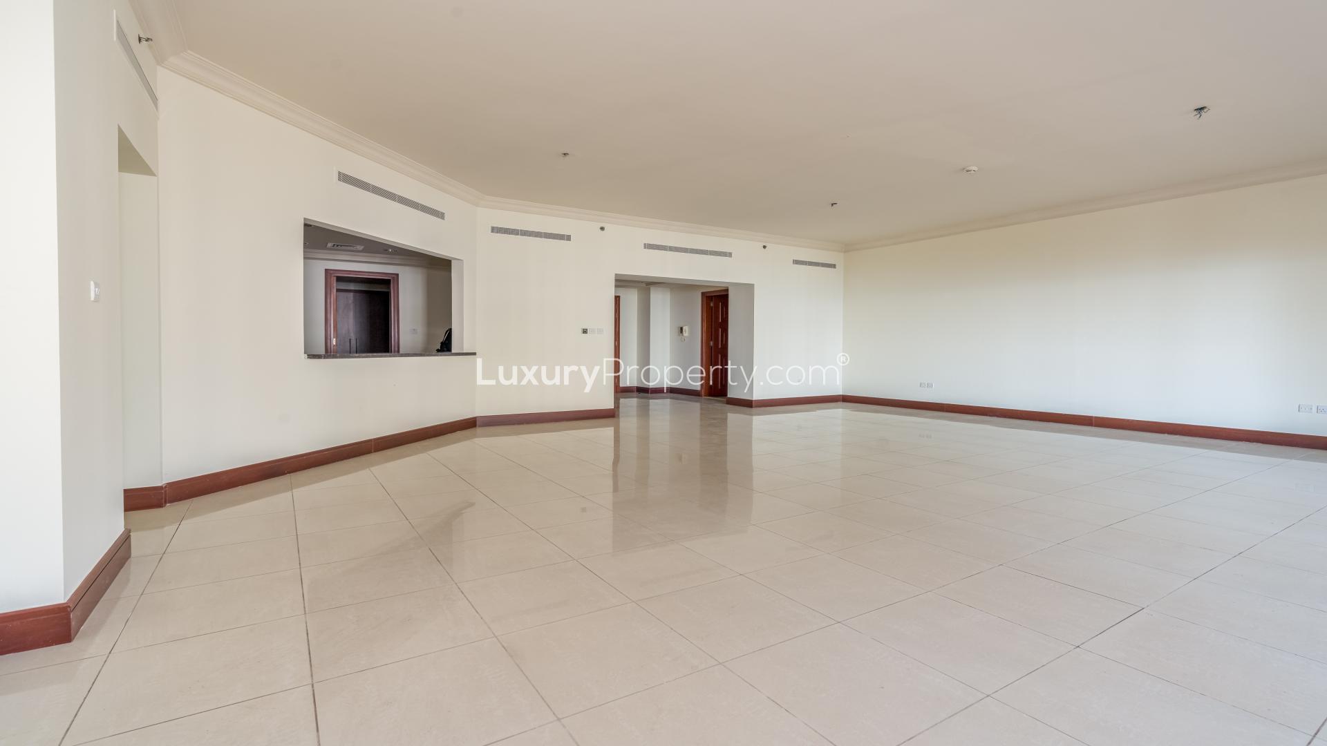 Golden Mile Palm Jumeirah view, luxury apartment surroundings, lush greenery, and cityscape