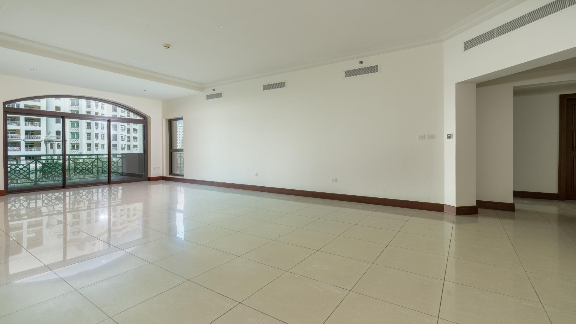 Balcony view of Golden Mile apartment buildings in Palm Jumeirah, Dubai