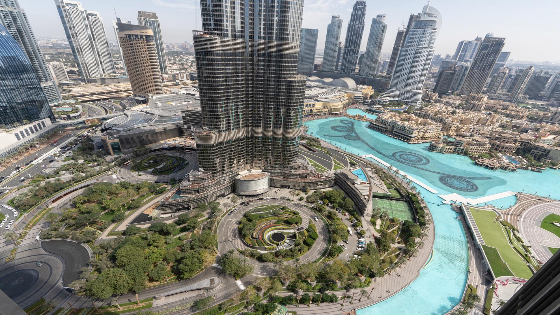 Vacant fully furnished living room in 3-bedroom apartment, Downtown Dubai, high floor