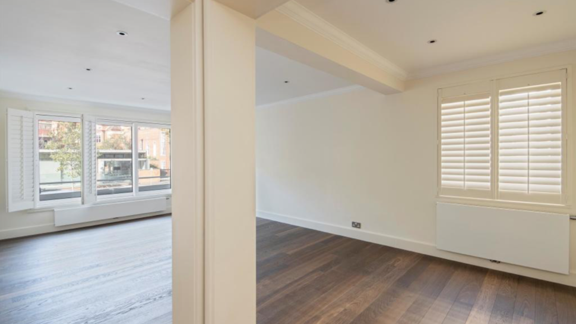 Elegant Knightsbridge apartment with spacious living room and hardwood floors, London property for sale