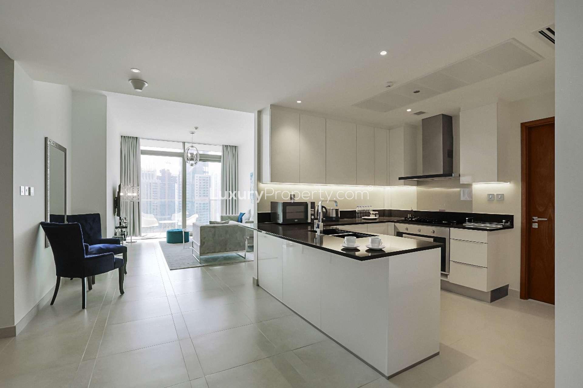 Dining area and kitchen in luxury 3-bedroom apartment, Marina Gate 2, Dubai Marina