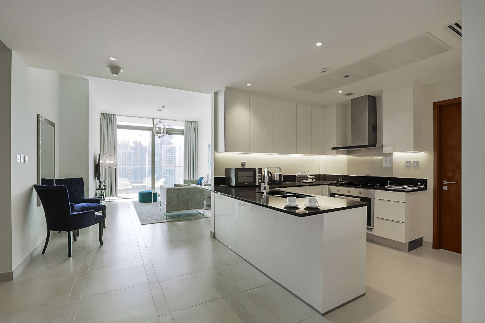 Dining area and kitchen in luxury 3-bedroom apartment, Marina Gate 2, Dubai Marina