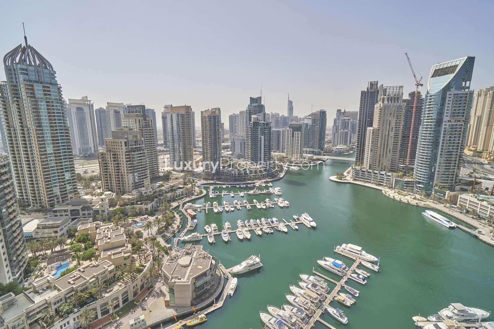 Modern kitchen in 3-bedroom Dubai Marina apartment for sale, Marina Gate