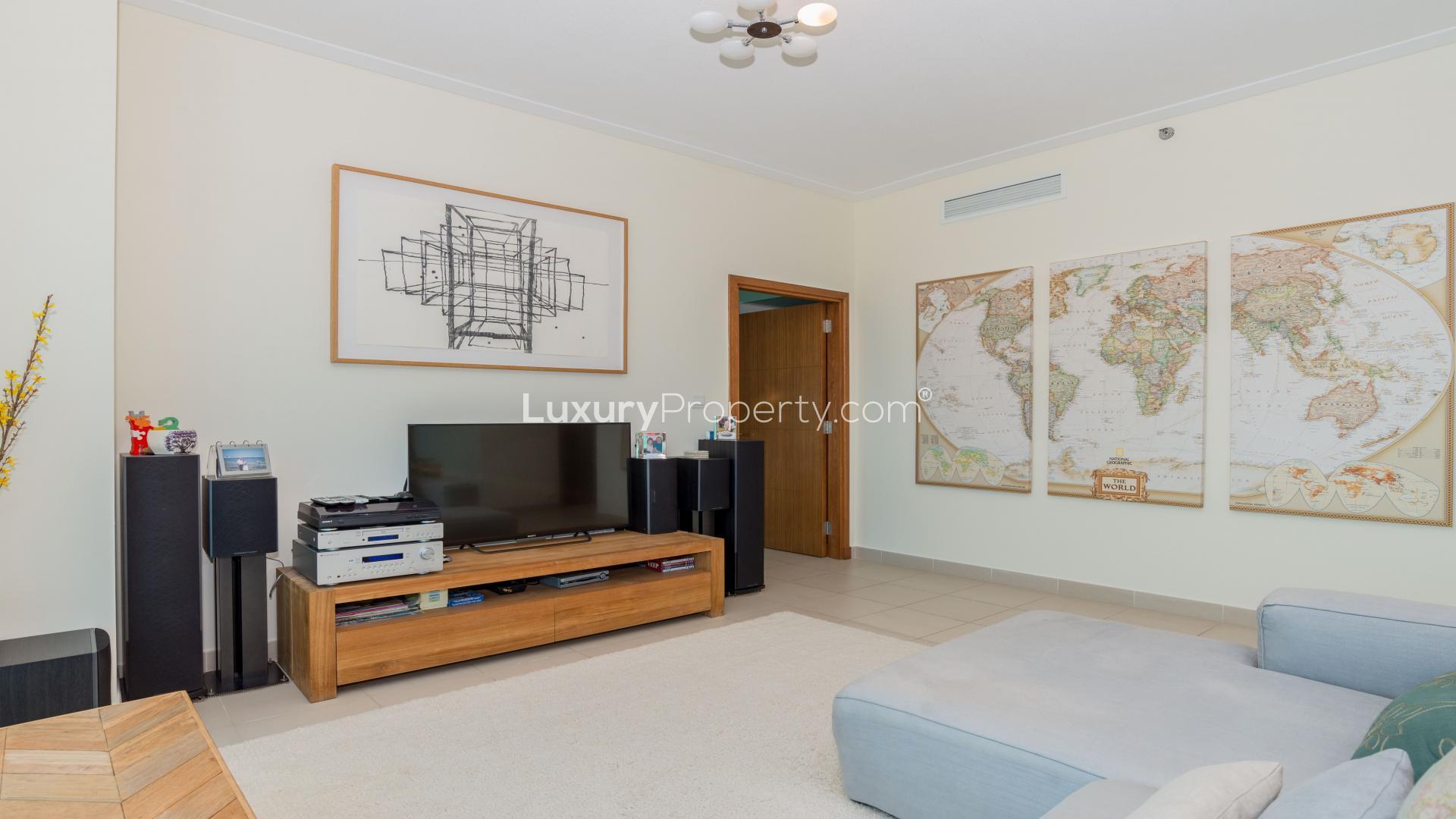 High-floor apartment view of Dubai Marina skyline and yachts, Marina Promenade