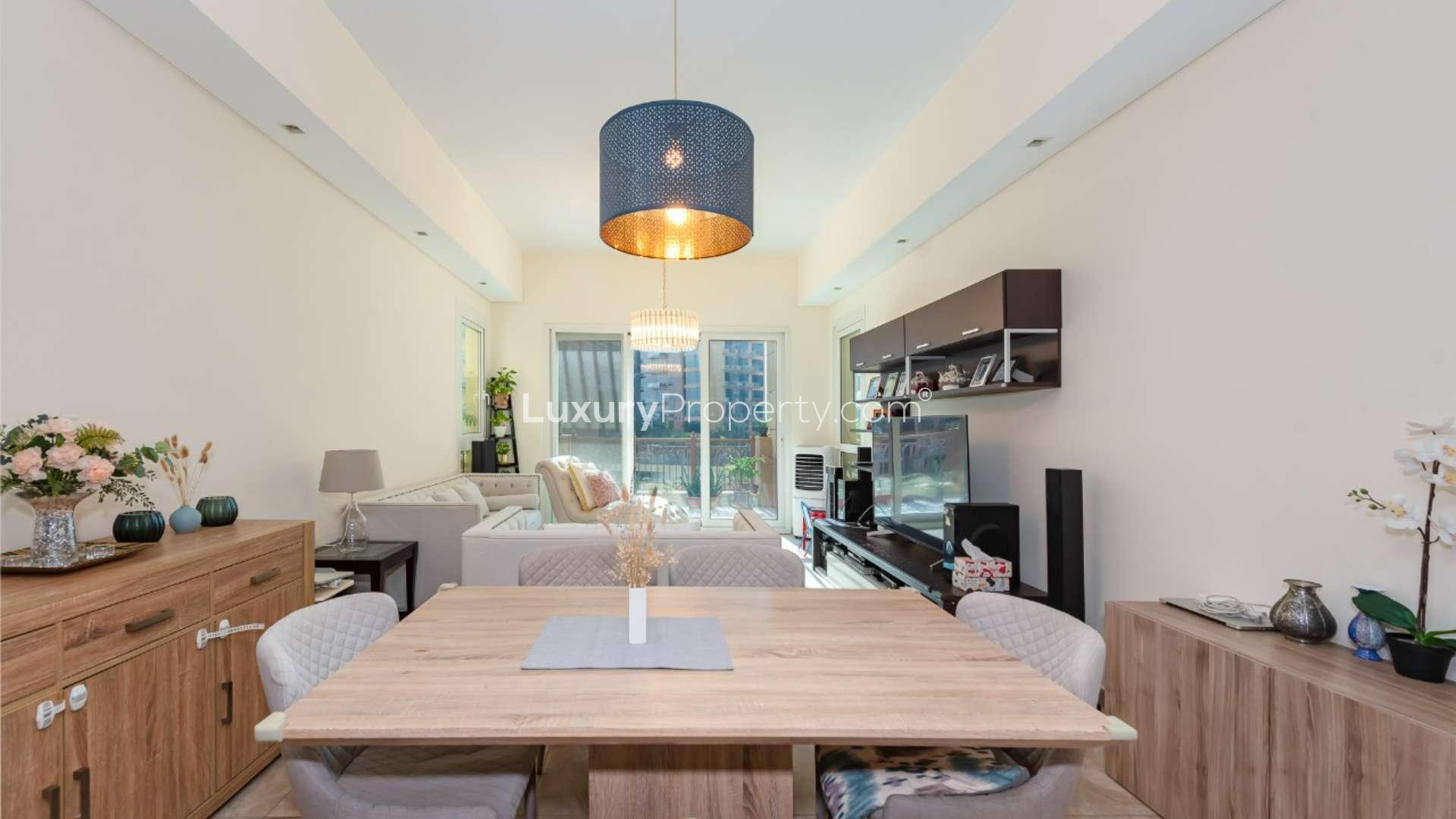 Living room in spacious 3-bedroom apartment, Marina Residence, Palm Jumeirah, bright and elegantly furnished