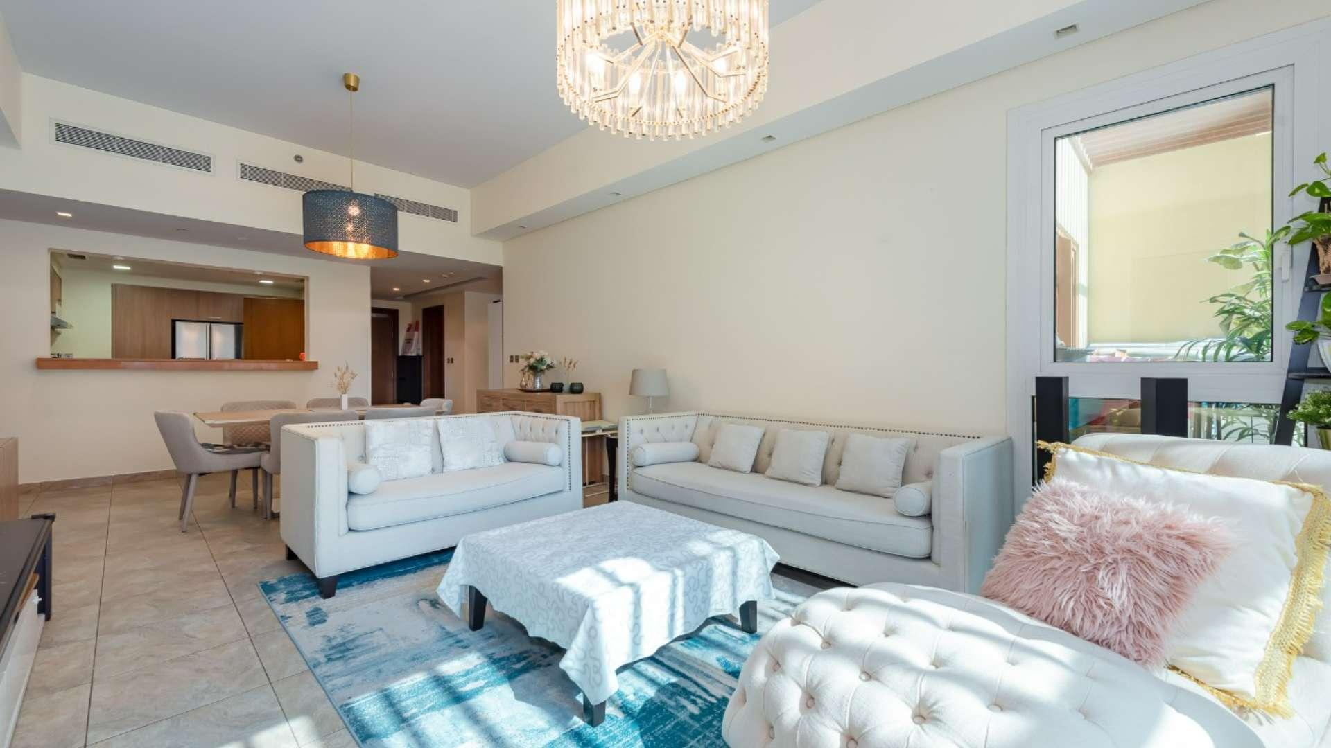 Balcony view of Marina Residences overlooking water and yachts, Palm Jumeirah apartment for sale