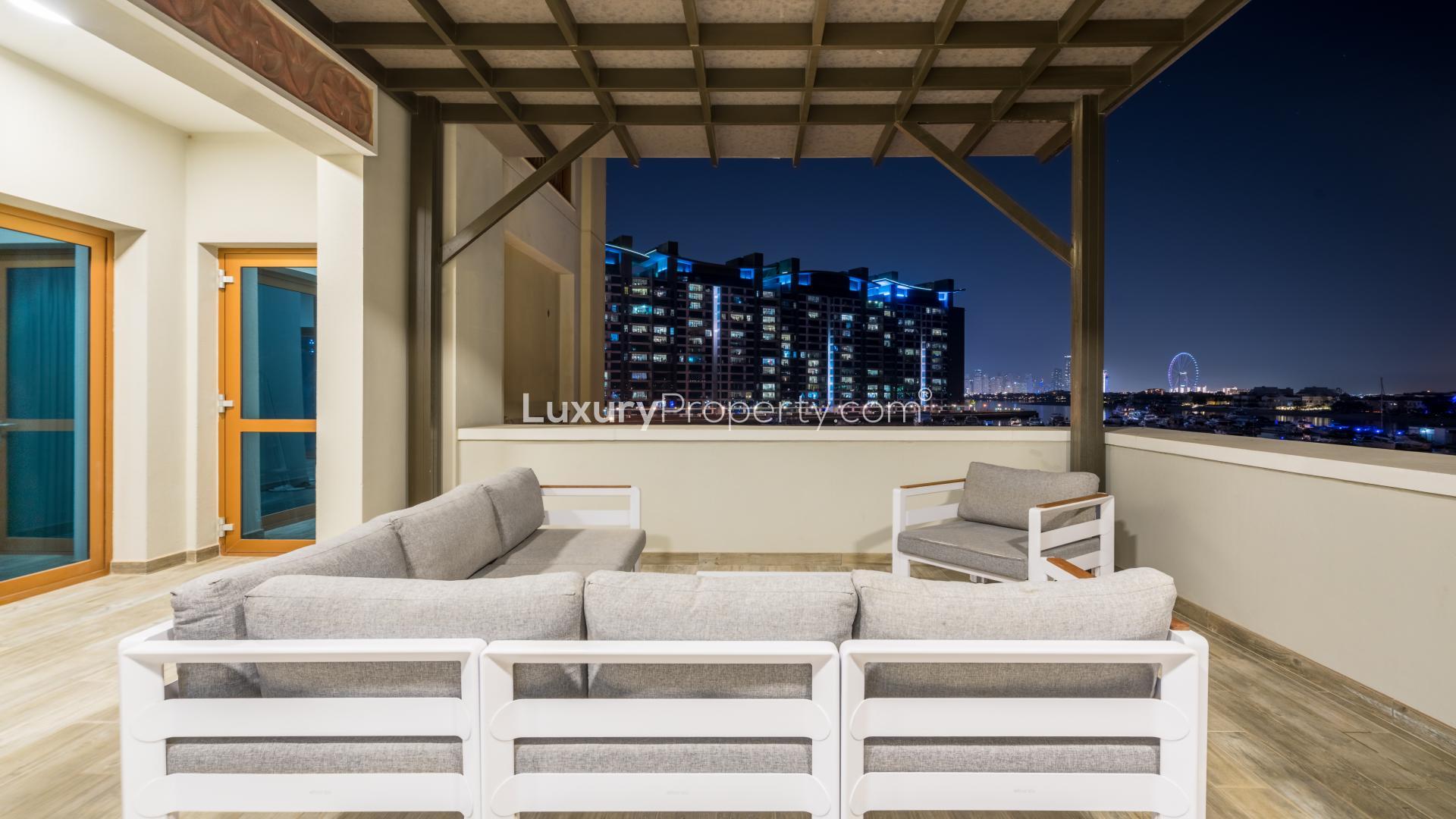 Luxurious Palm Jumeirah apartment with marina view, Ain Dubai and Atlantis in background