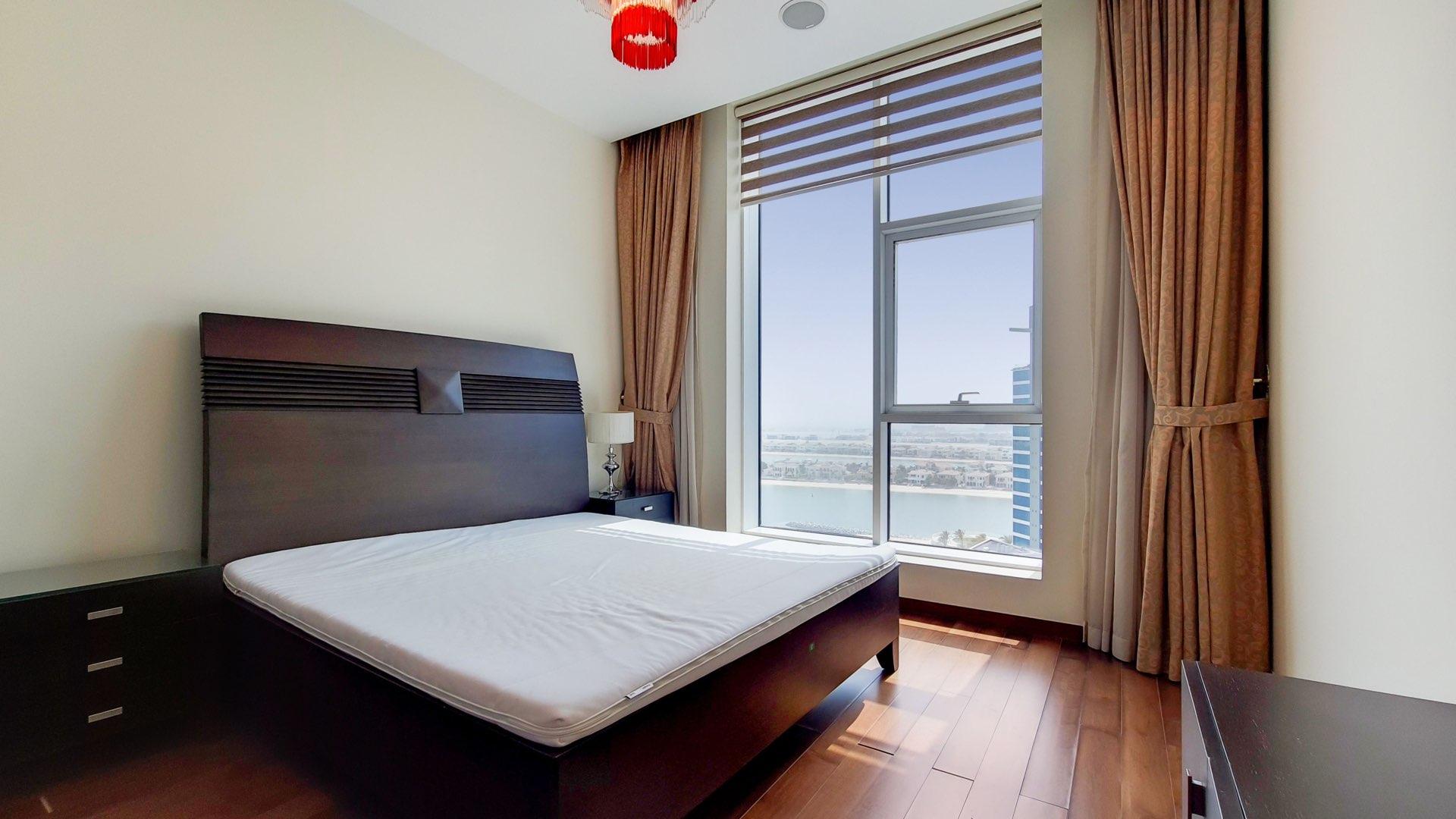 Luxury apartment living area with marina view in Oceana, Palm Jumeirah, high-floor