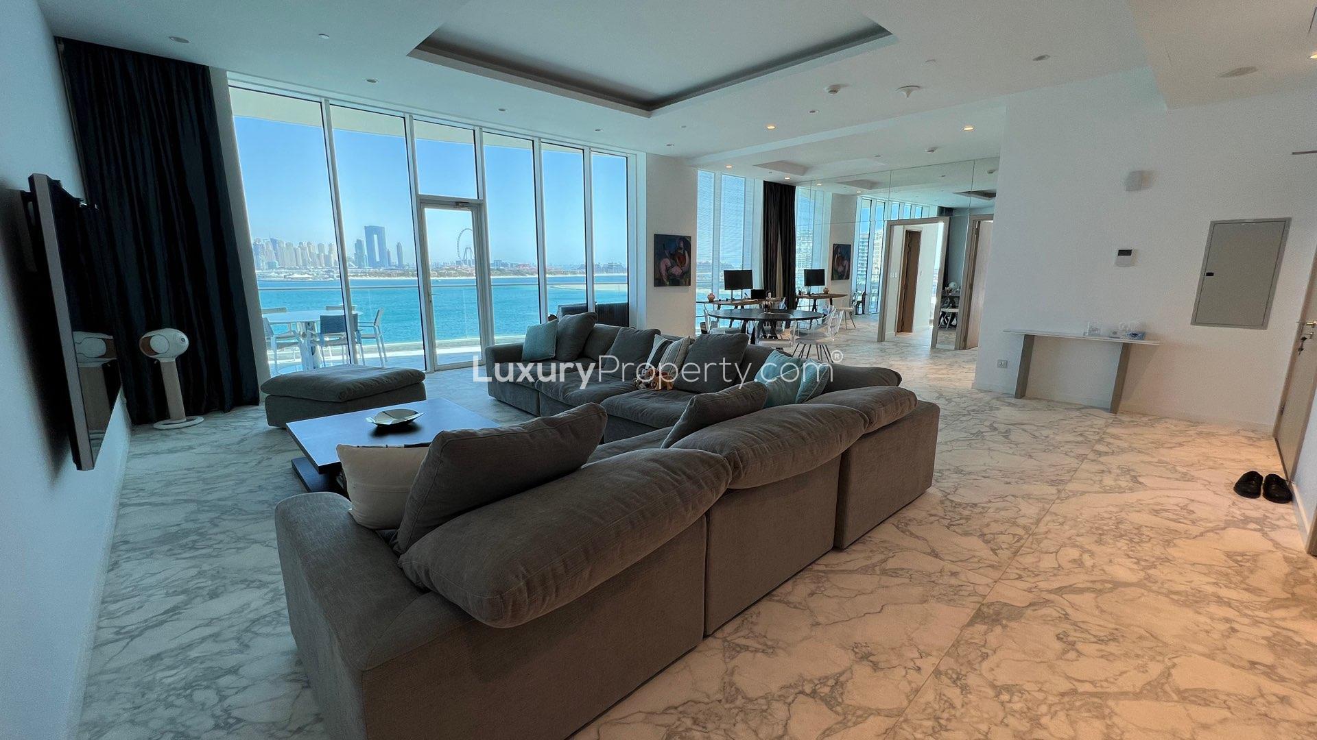 Luxurious Palm Jumeirah apartment with sea and Marina skyline views, spacious living area
