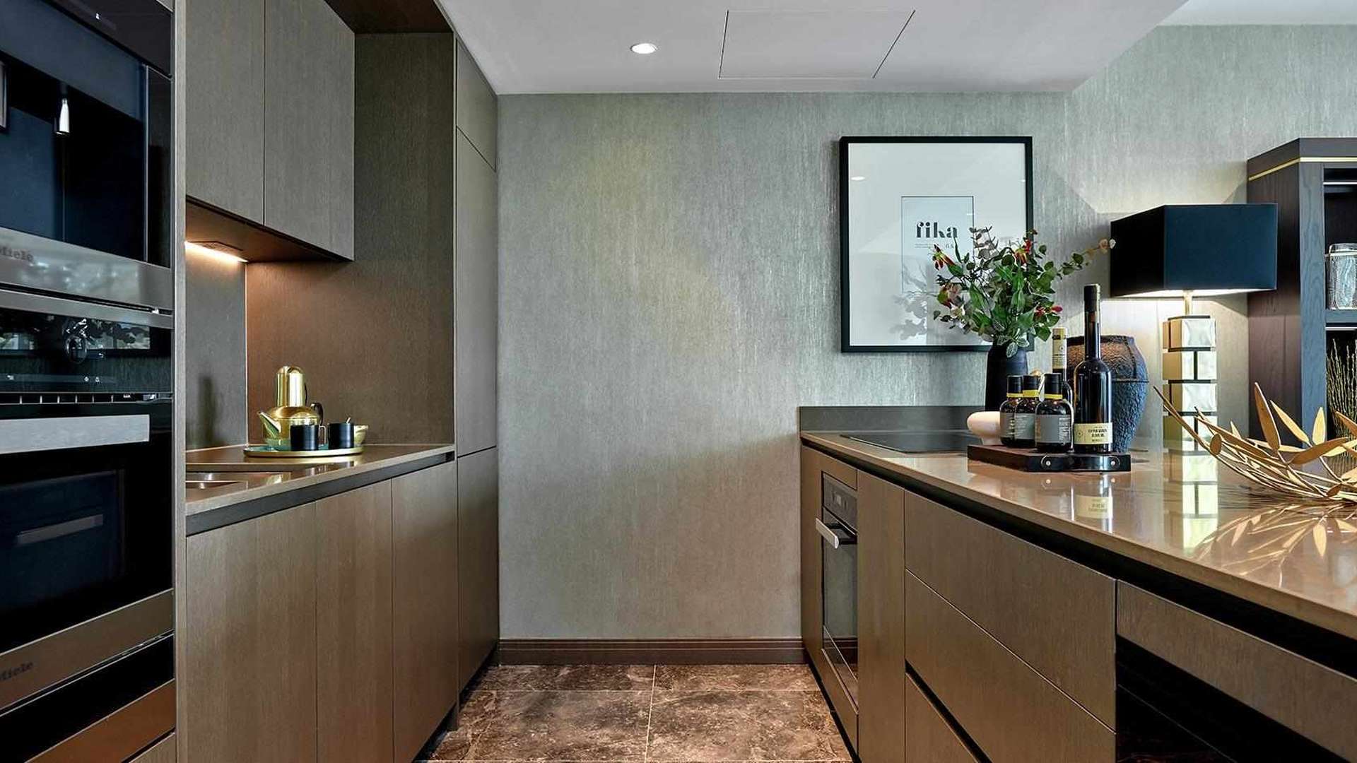 Luxurious dining area in three-bedroom apartment, One Blackfriars, South Bank, London for sale