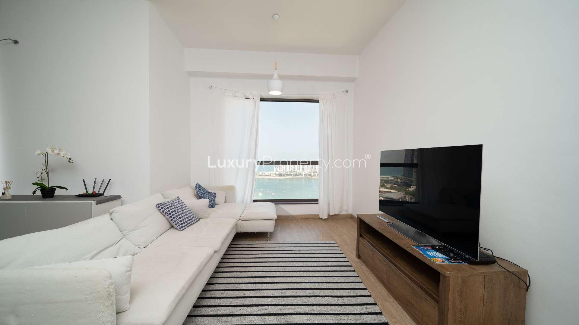 Luxurious Rimal 2 apartment view of JBR beachfront and iconic Ferris wheel, Dubai