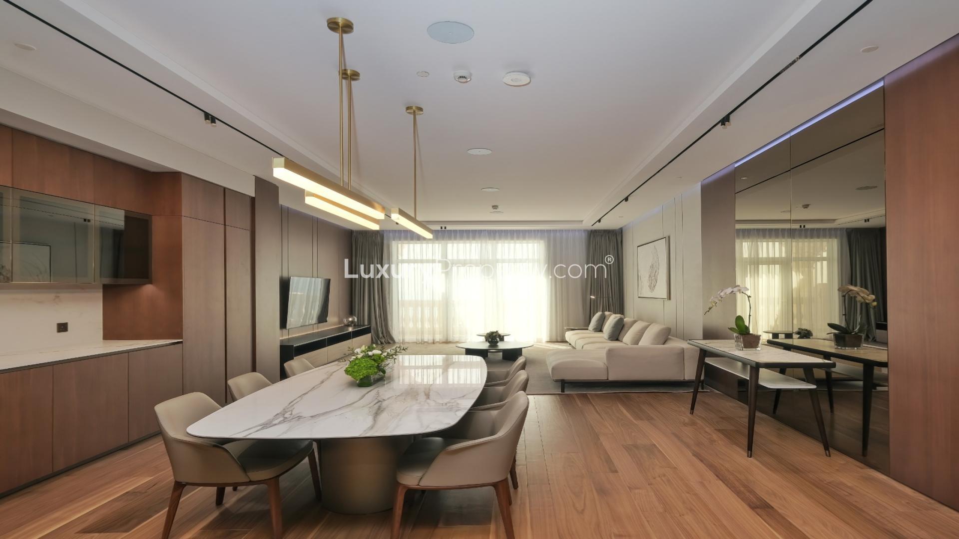 Luxurious living room in 3-bedroom apartment, Raffles Residences, Palm Jumeirah for sale