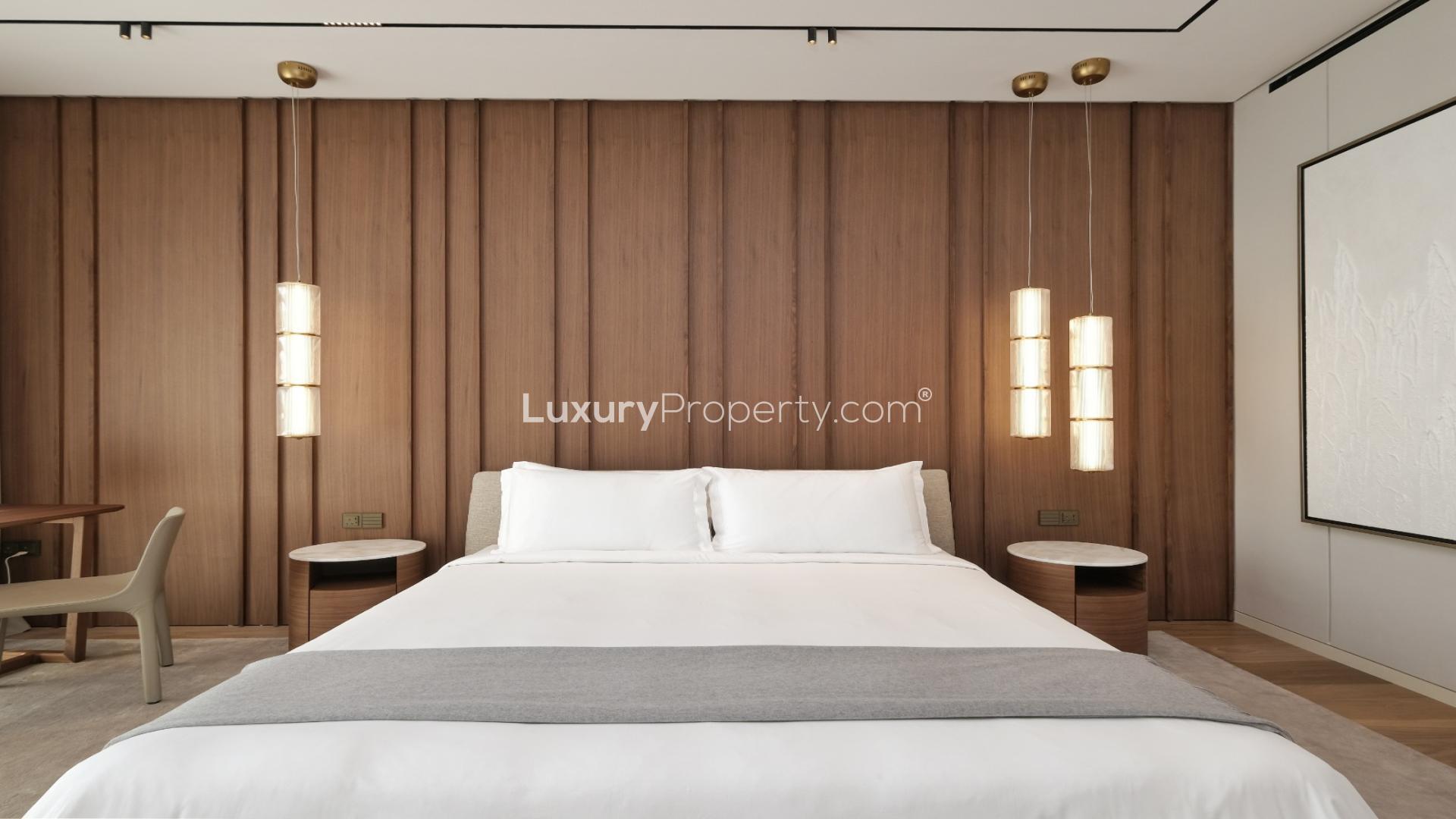 Luxurious living room in 3-bedroom apartment, Raffles Residences, Palm Jumeirah for sale