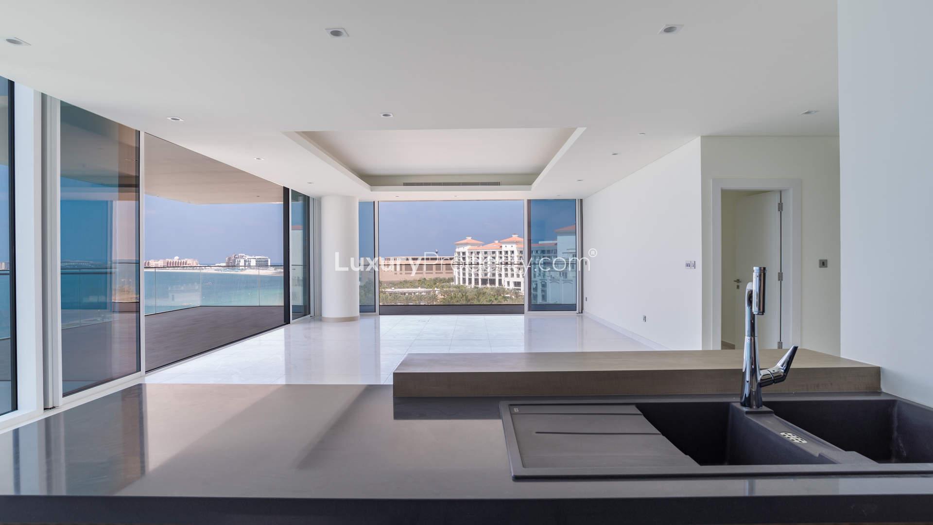 Chic Palm Jumeirah apartment with stunning sea view in Serenia Residences, Dubai