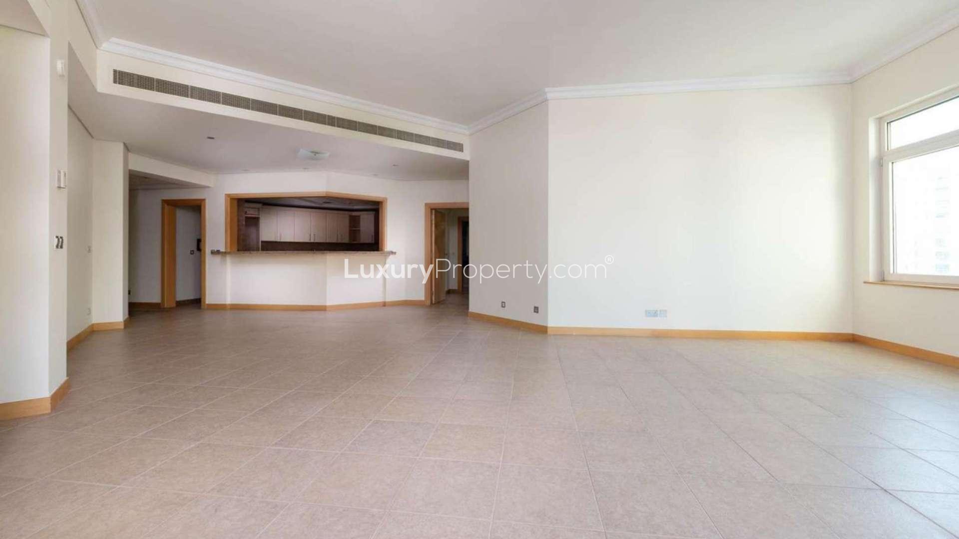 Spacious walk-in wardrobe in Palm Jumeirah Shoreline Apartments, three-bedroom apartment for sale
