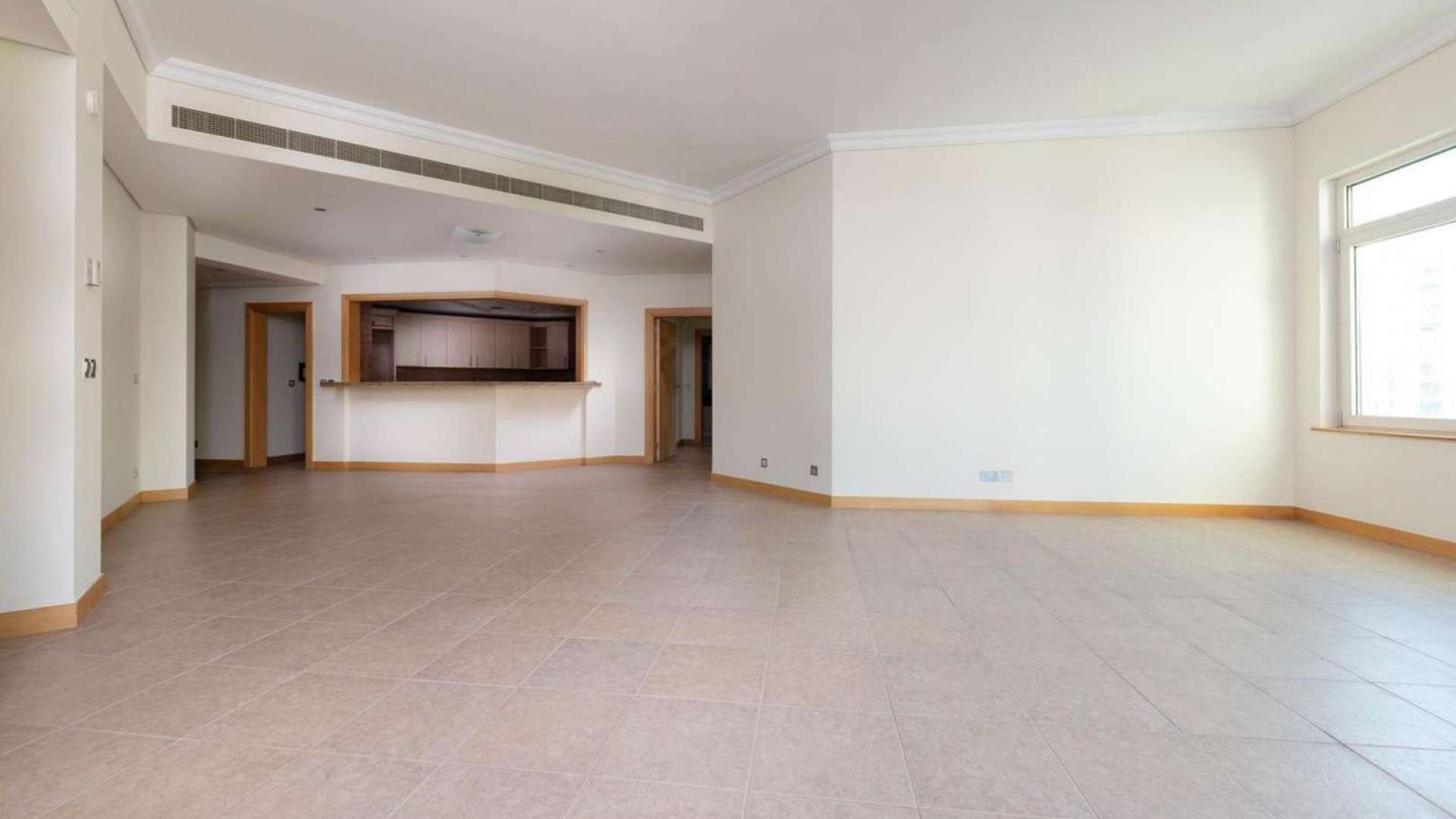 Spacious walk-in wardrobe in Palm Jumeirah Shoreline Apartments, three-bedroom apartment for sale
