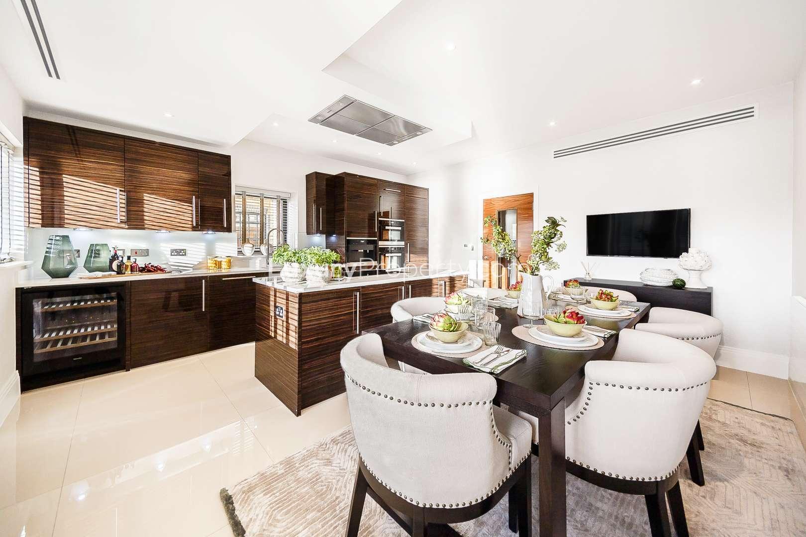 Luxurious living room with river view in 3-bedroom apartment, Palace Wharf, London