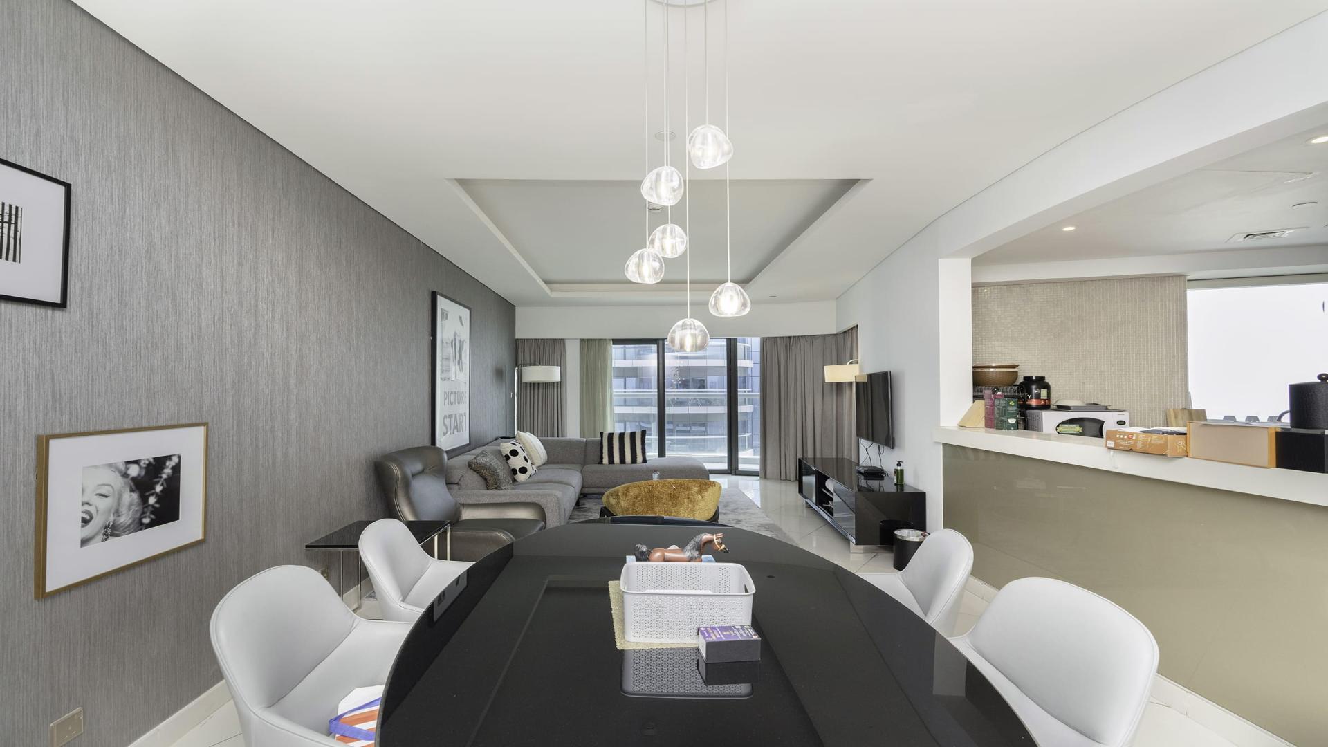 Luxury furnished living room in 3-bed apartment, DAMAC Towers, Business Bay, modern decor
