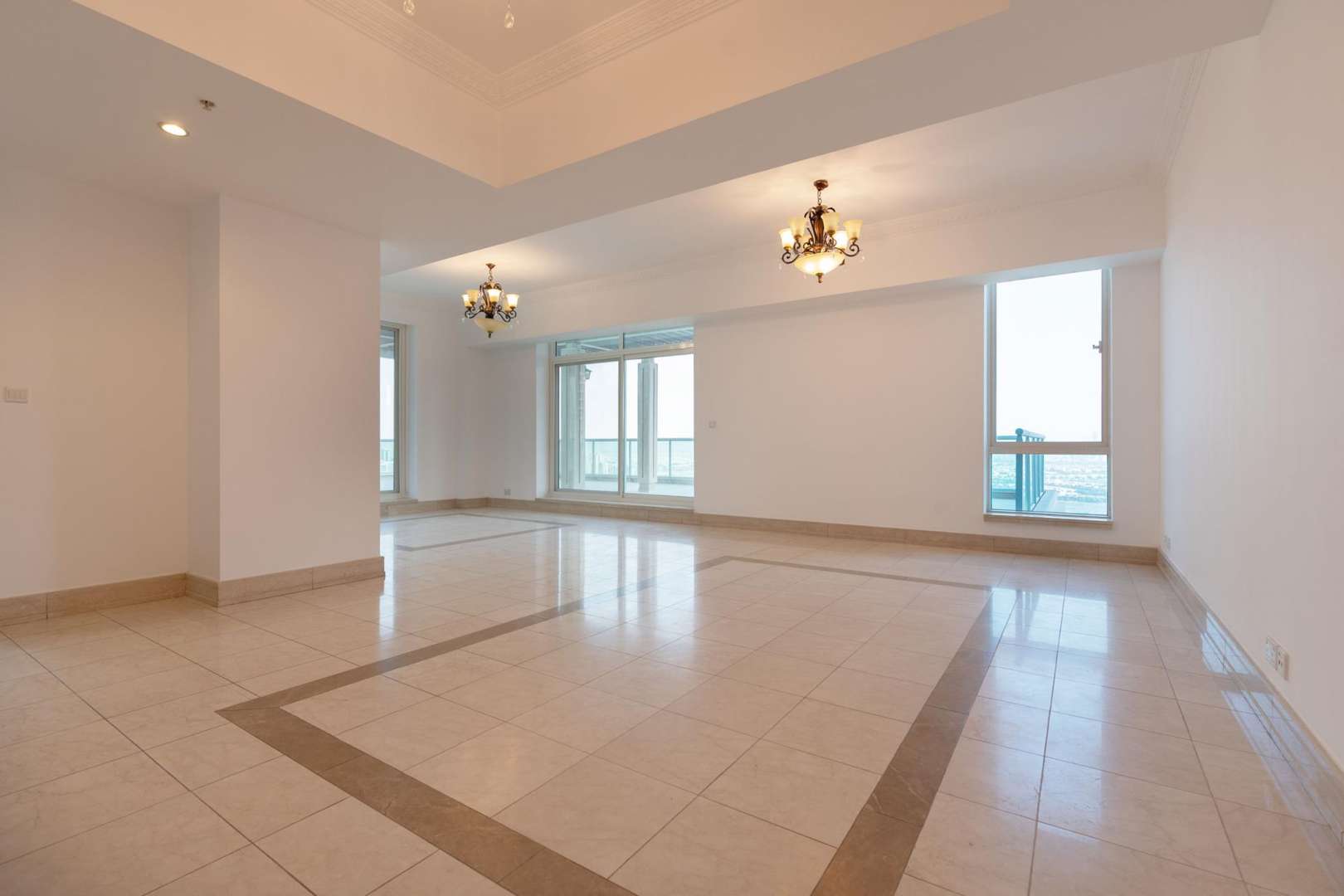 Spacious terrace of 3-bed duplex penthouse in Emaar 6, Dubai Marina for rent