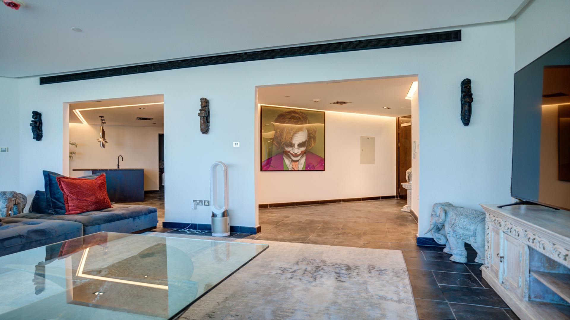 Turn-key furnished penthouse living room with city view, Dubai Marina, 23 Marina