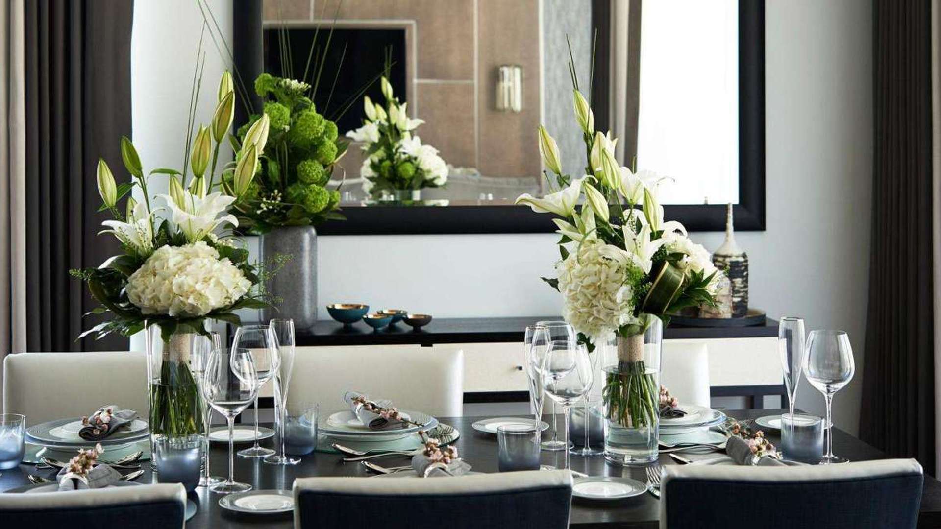 Luxurious living room in three-bedroom penthouse, Sovereign Court, Hammersmith, London, for sale