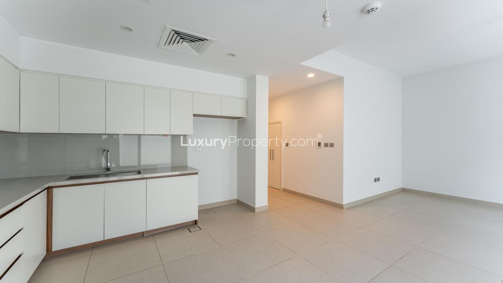 Modern kitchen in 3-bedroom townhouse, Camelia 1, Arabian Ranches 2, available for rent